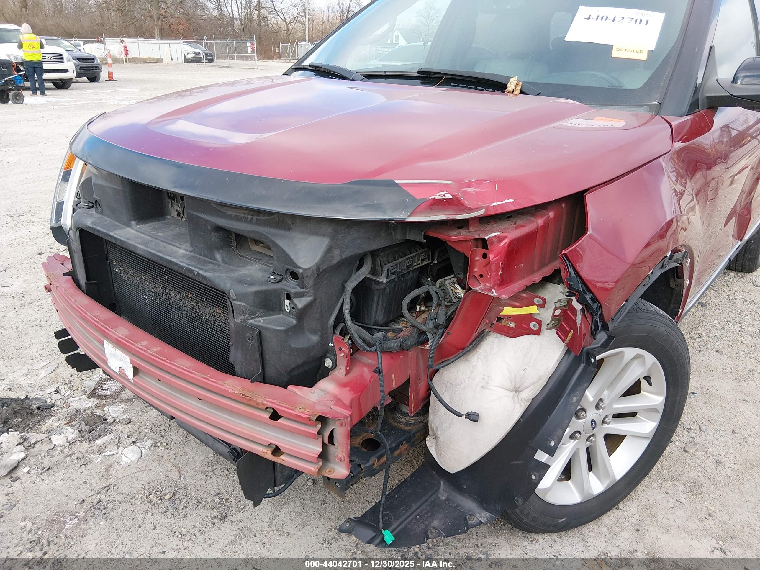 FORD EXPLORER image 6