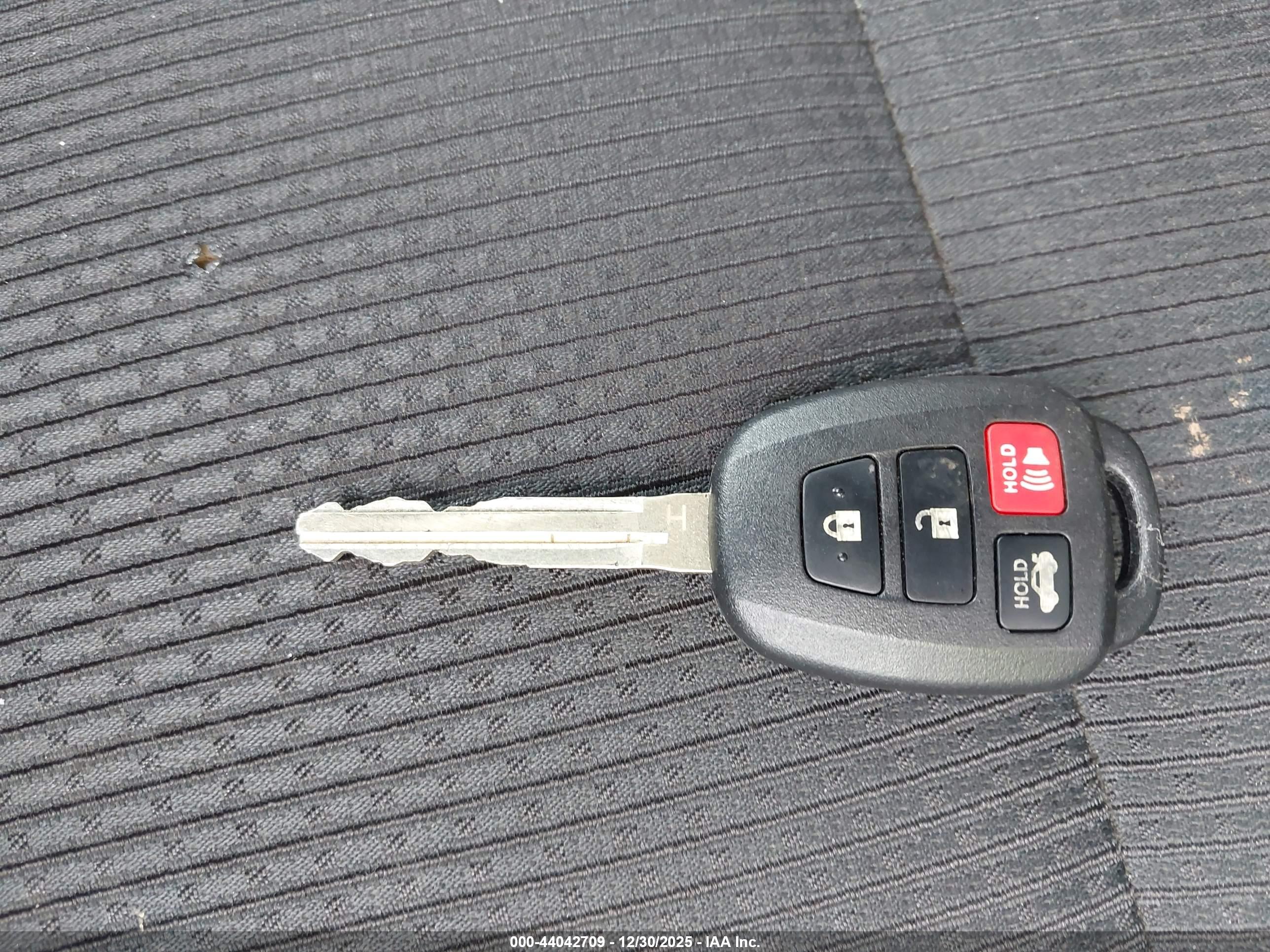 TOYOTA CAMRY image 11