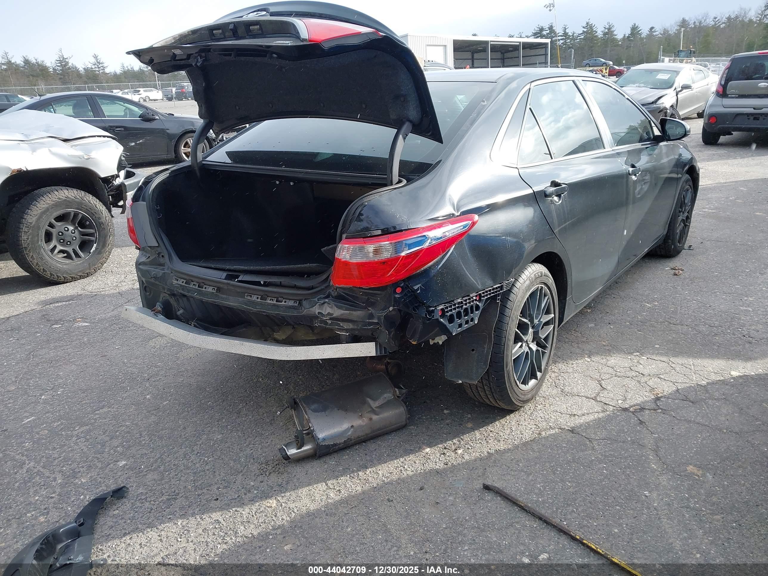 TOYOTA CAMRY image 4