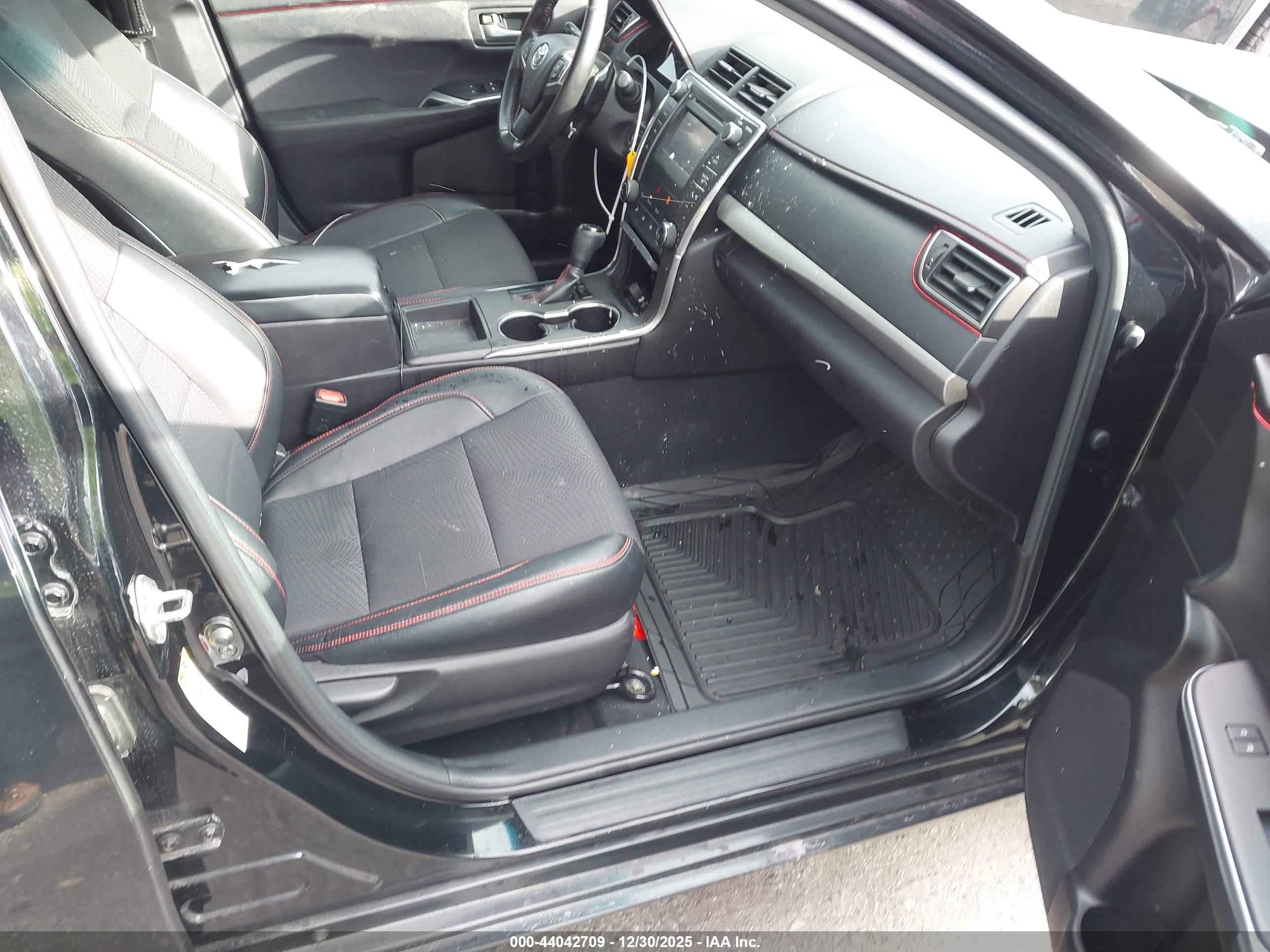 TOYOTA CAMRY image 5