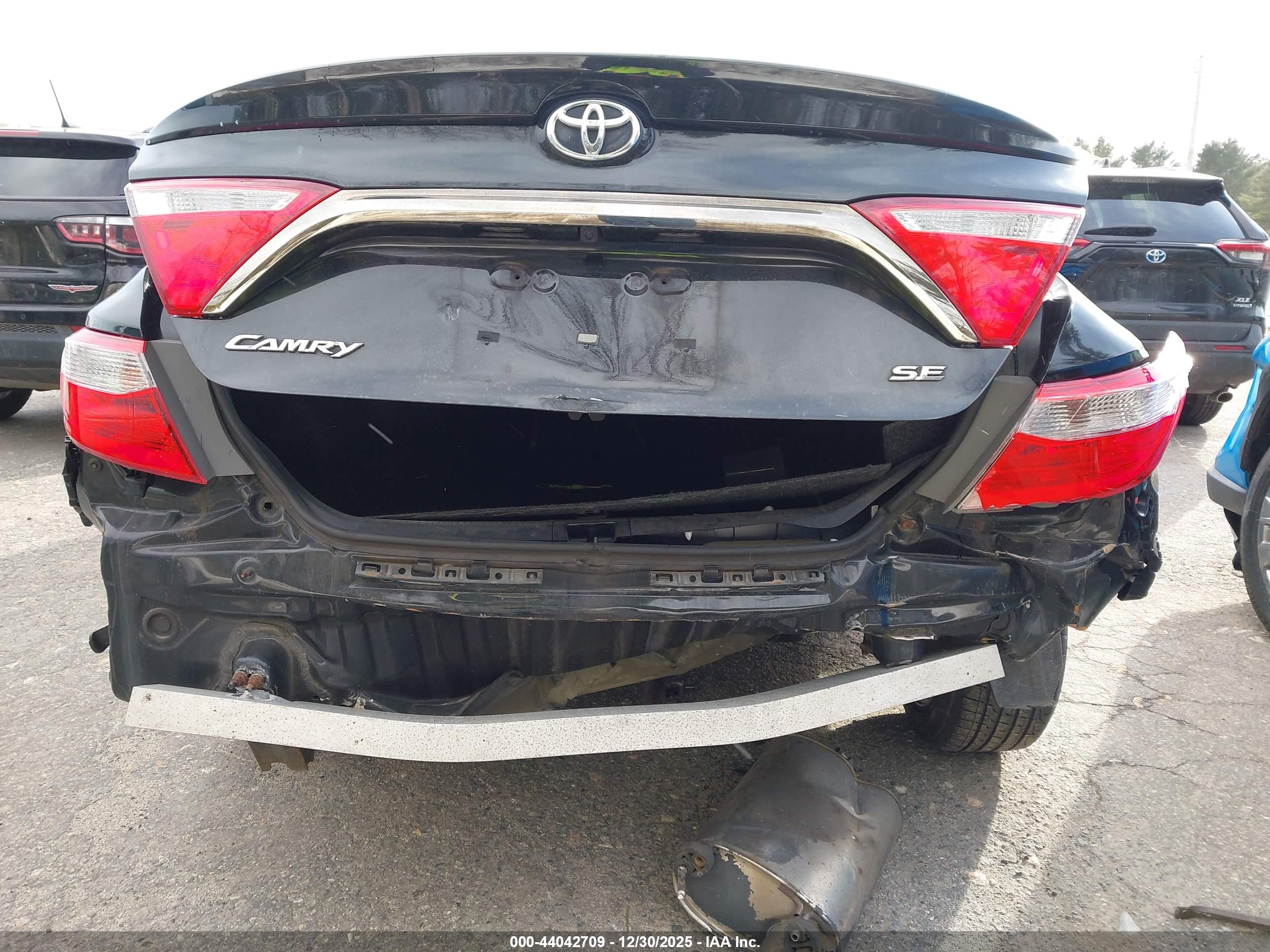 TOYOTA CAMRY image 6