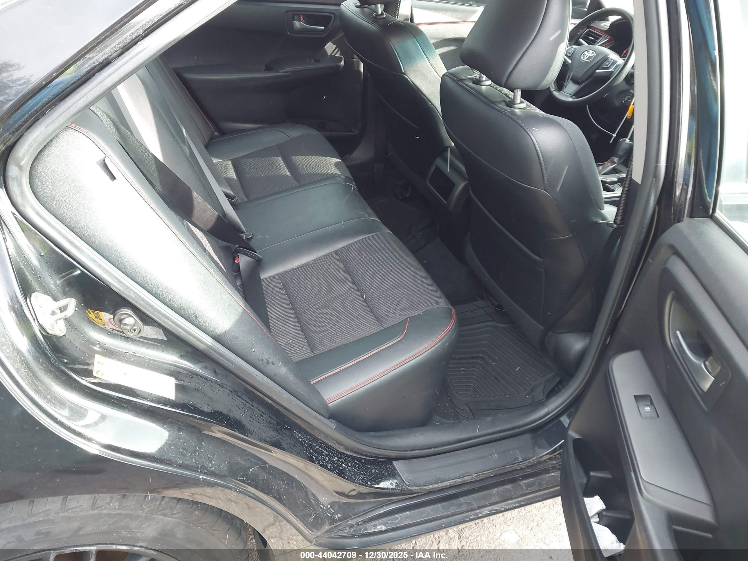 TOYOTA CAMRY image 8
