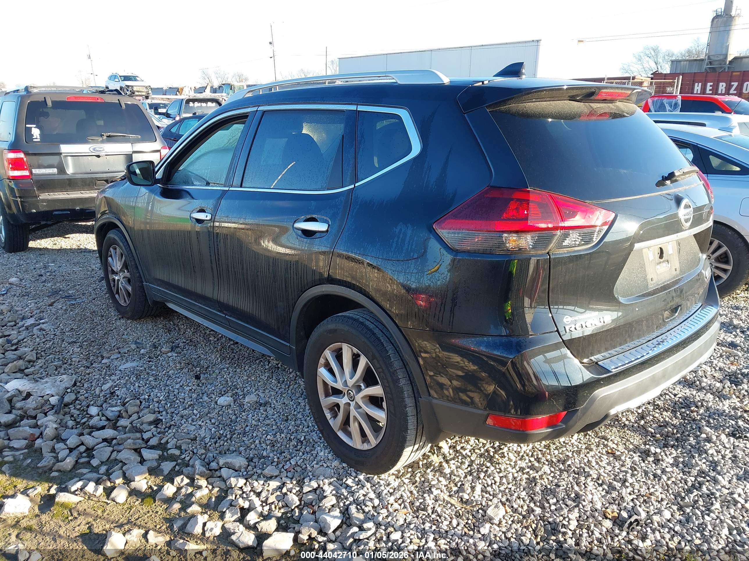 NISSAN ROGUE image 3