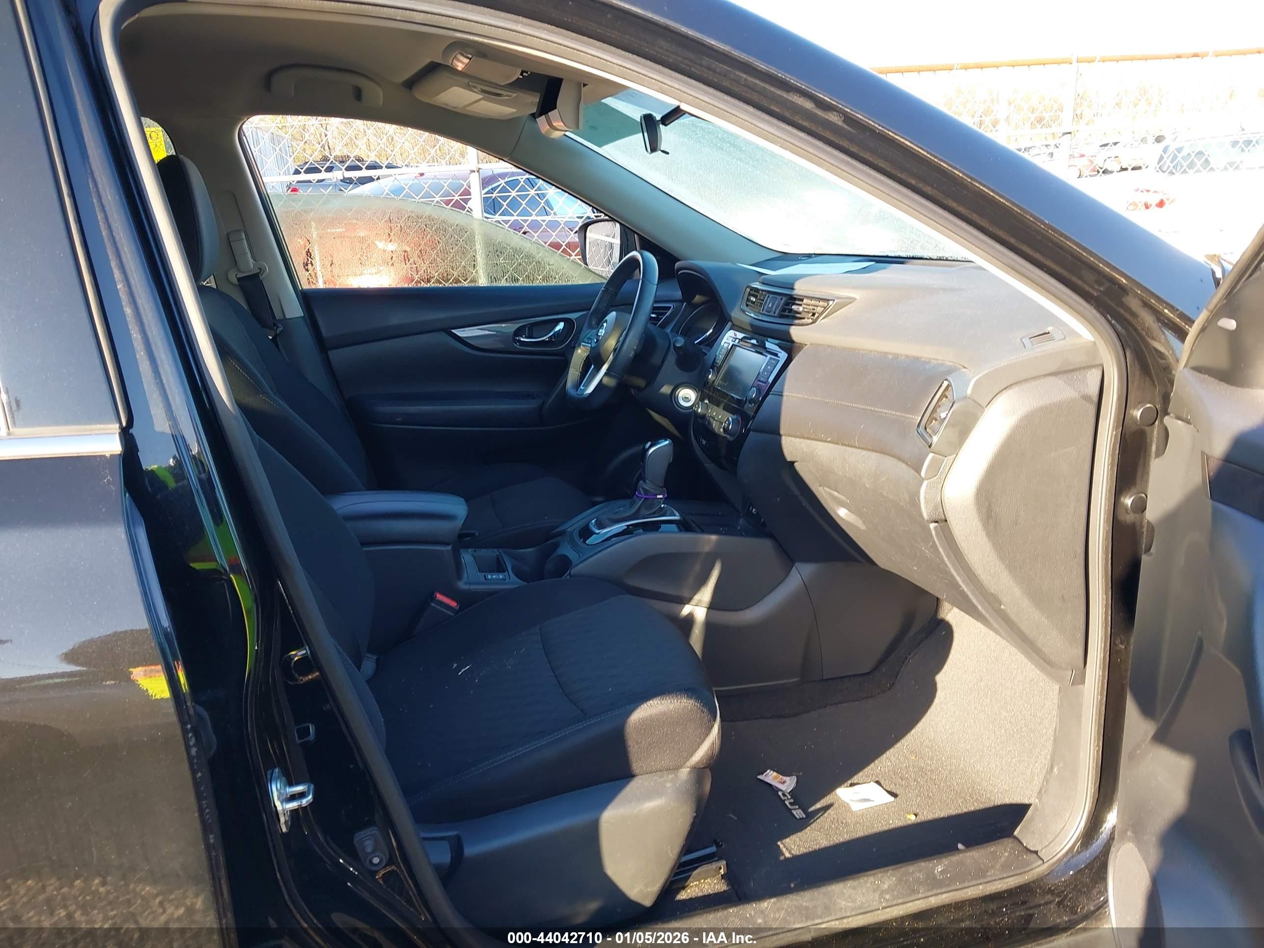 NISSAN ROGUE image 5