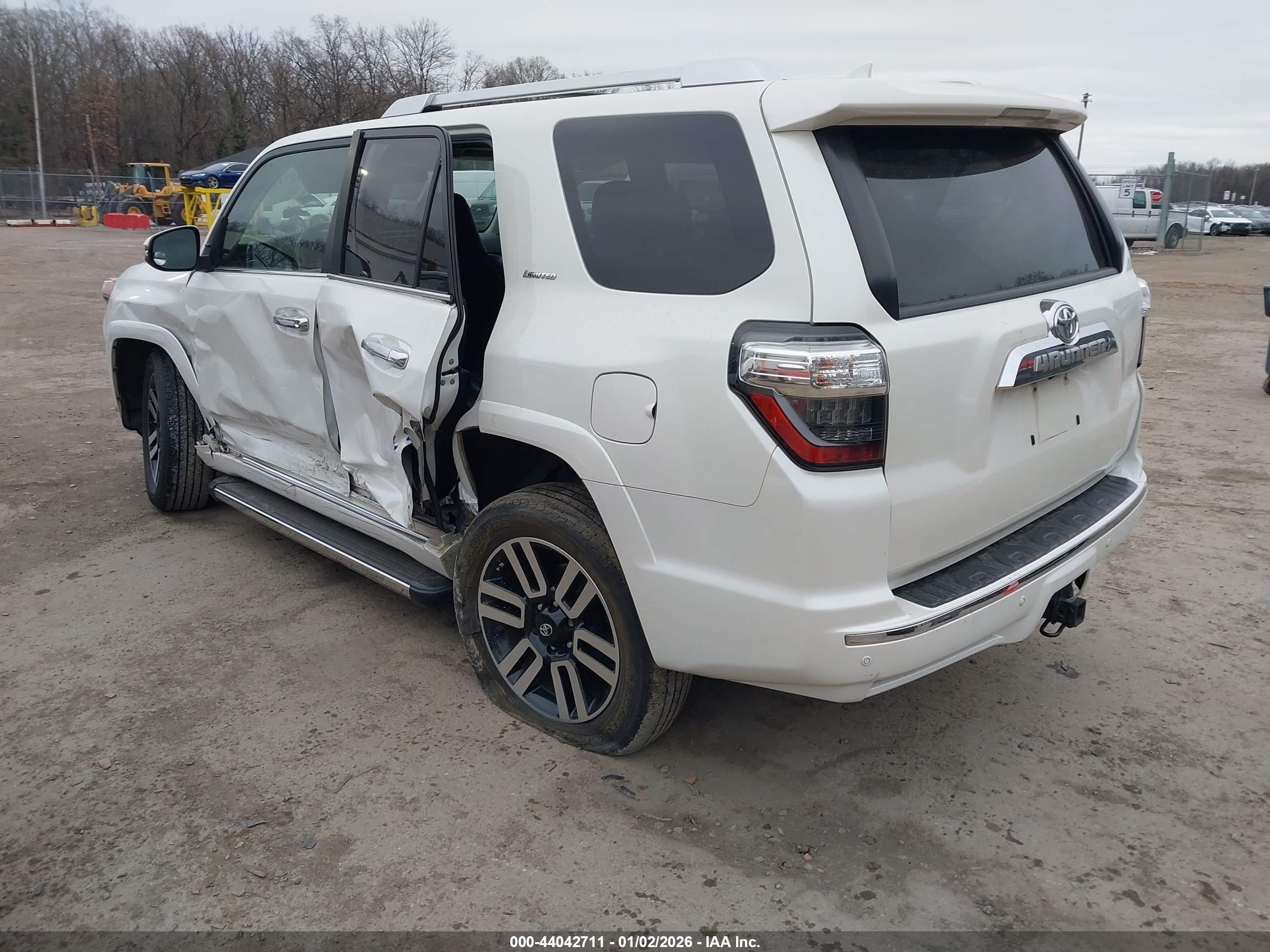 TOYOTA 4RUNNER image 3