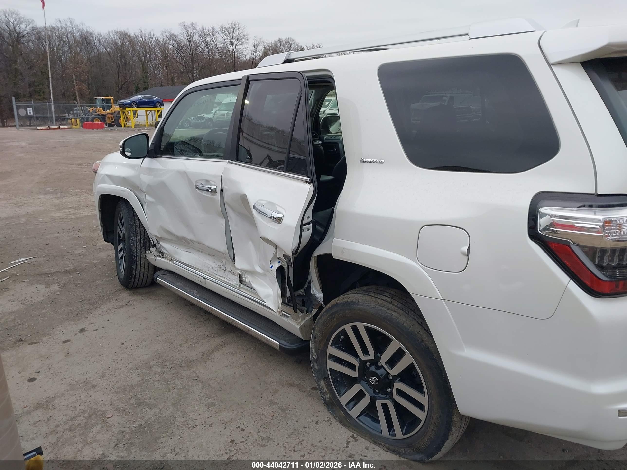 TOYOTA 4RUNNER image 6