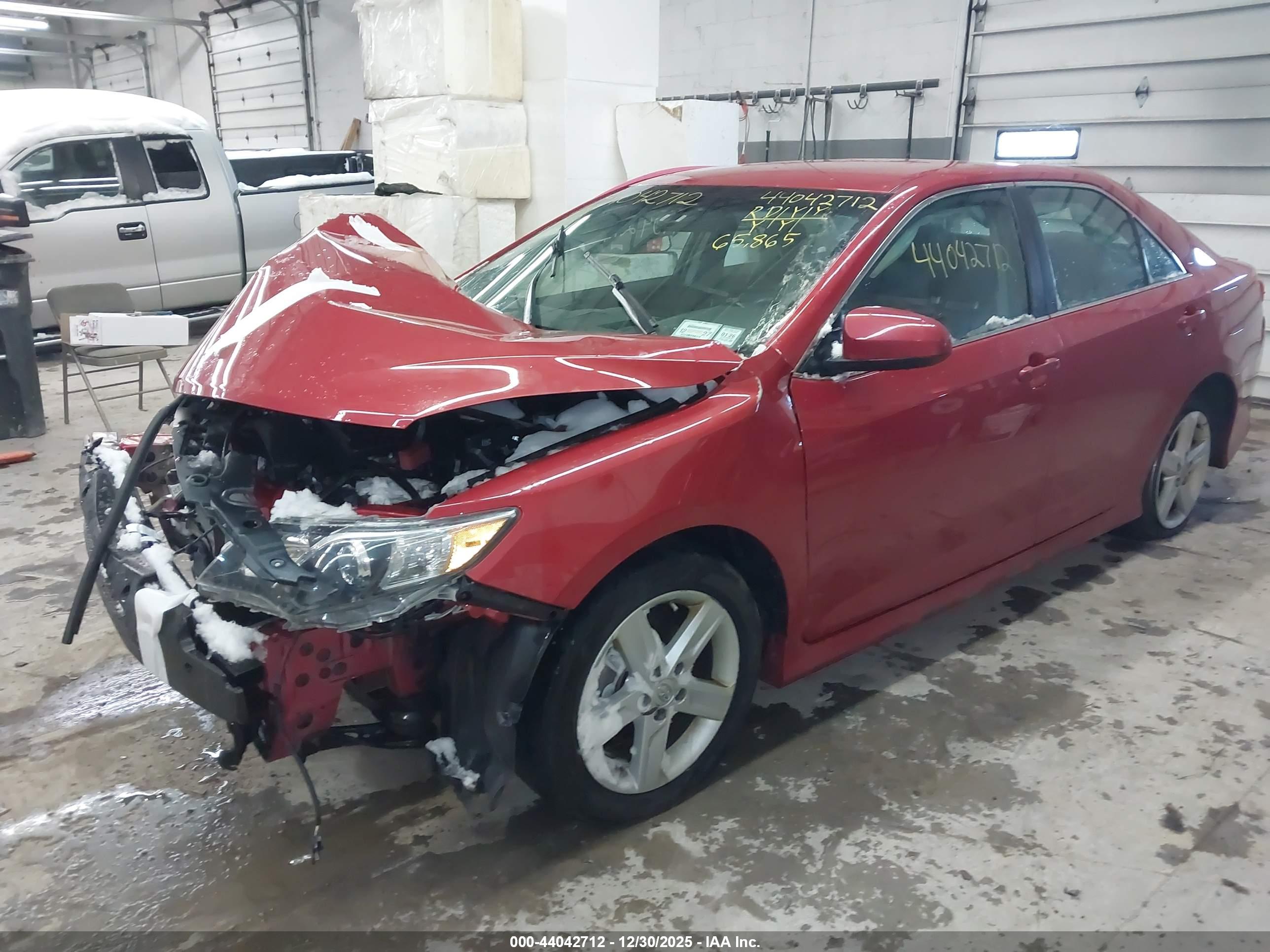 TOYOTA CAMRY image 2