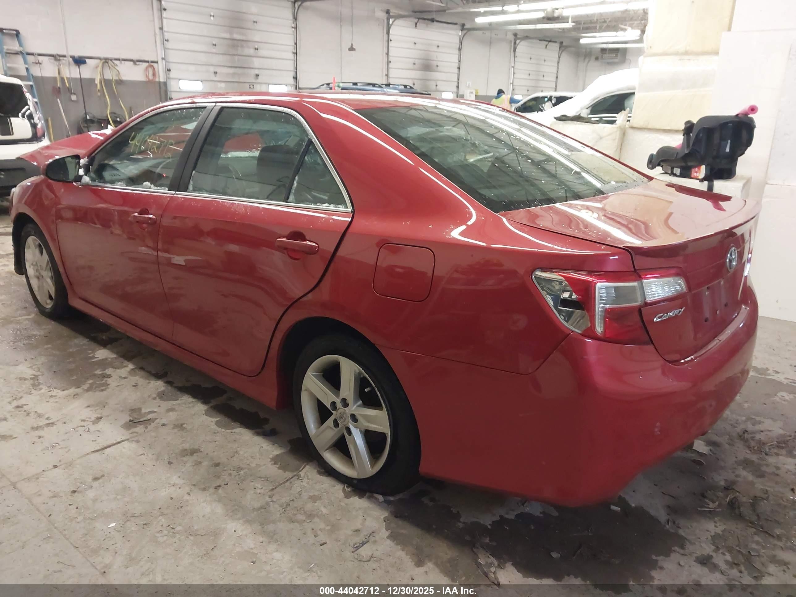 TOYOTA CAMRY image 3