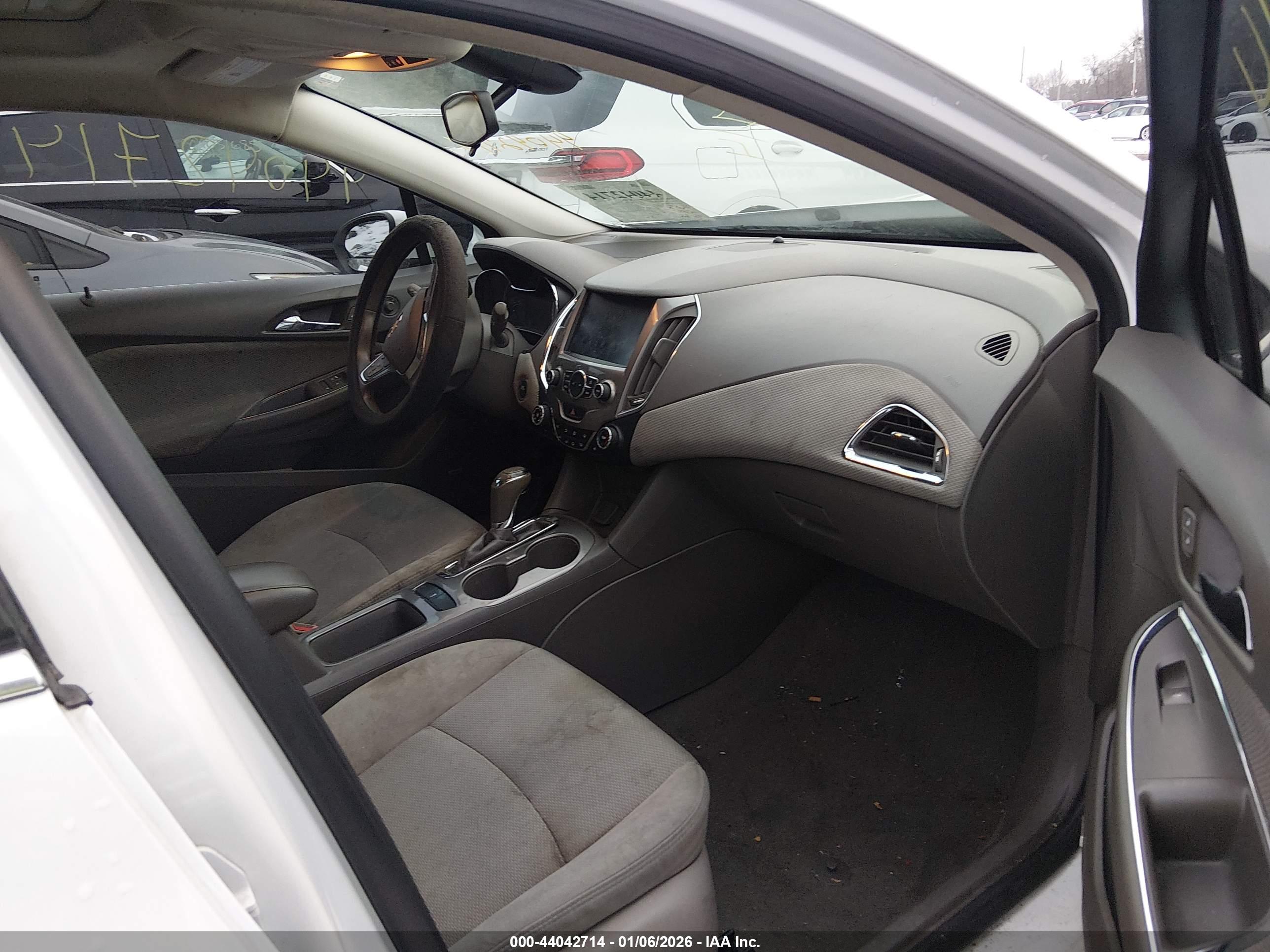 CHEVROLET CRUZE image 5