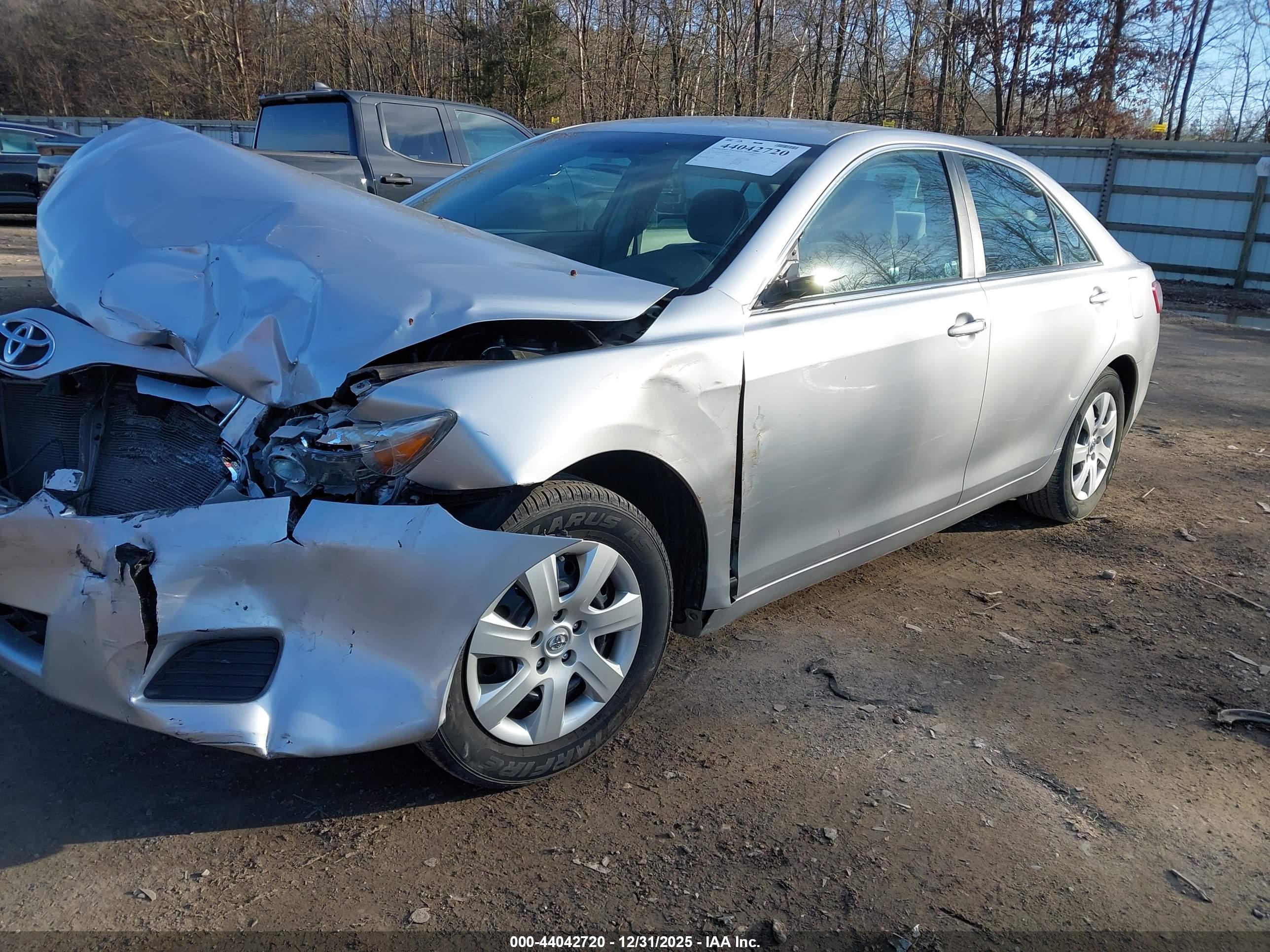 TOYOTA CAMRY image 2