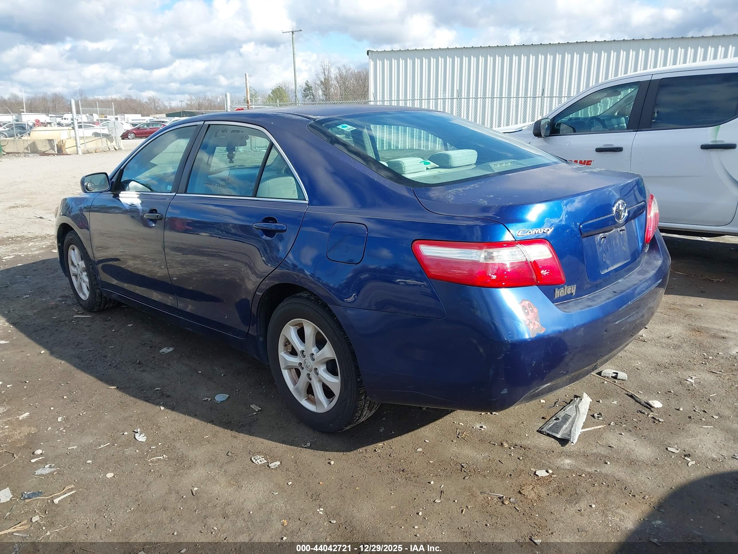 TOYOTA CAMRY image 3