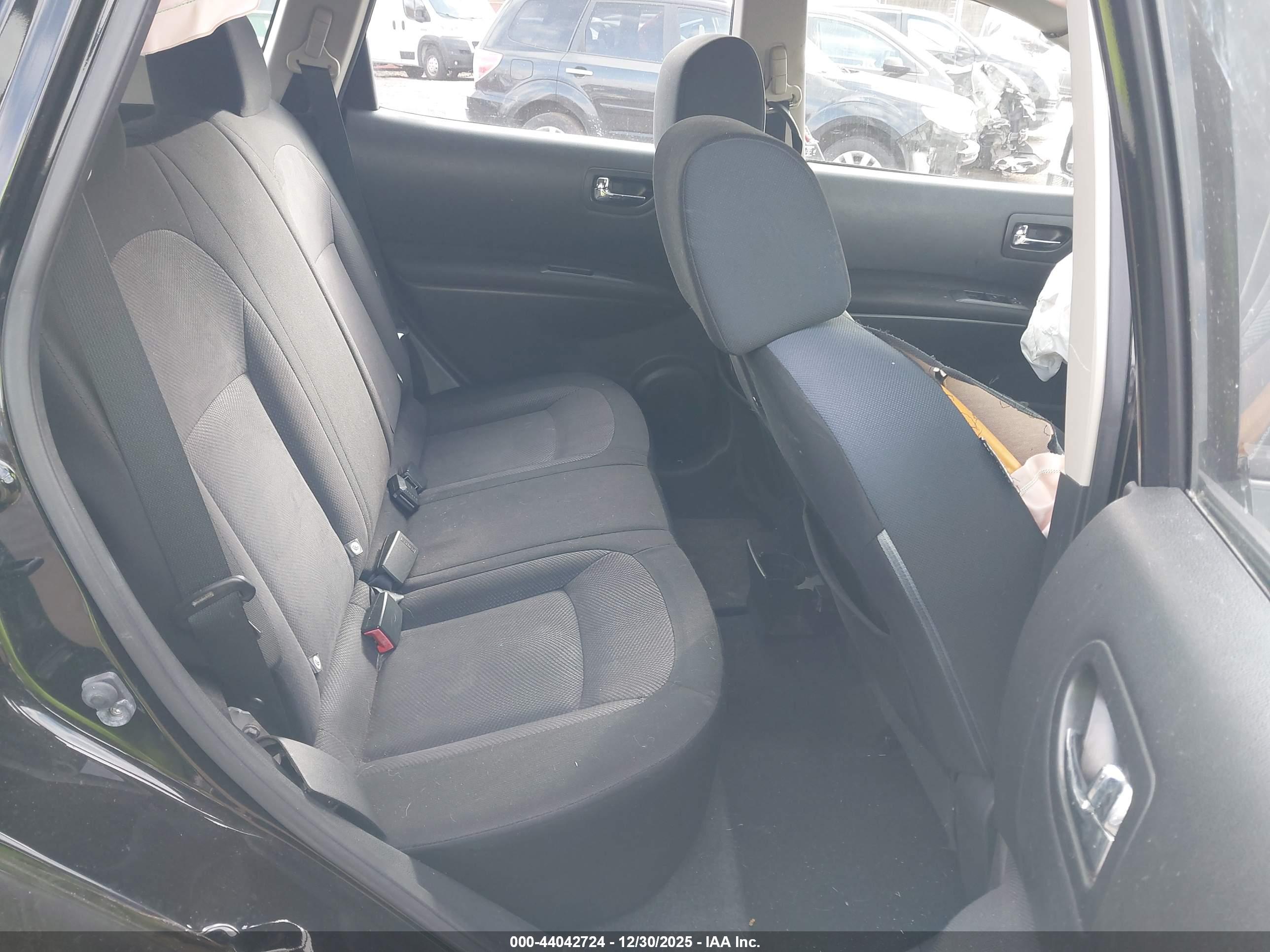 NISSAN ROGUE image 8