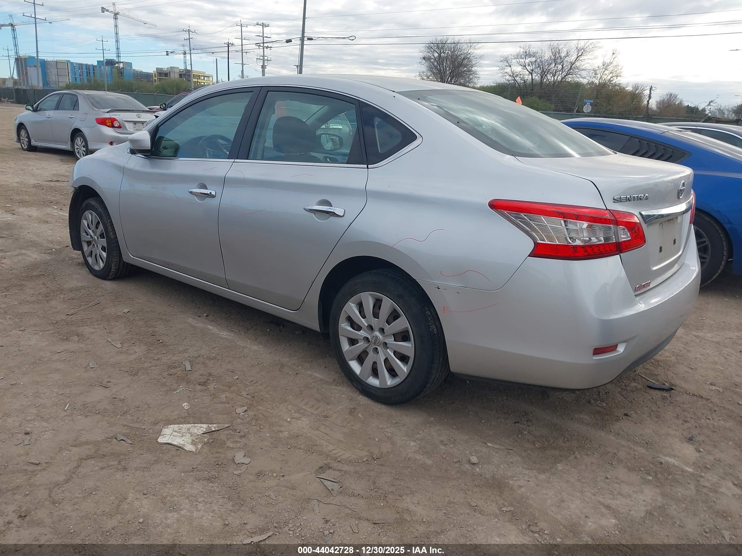 NISSAN SENTRA image 3