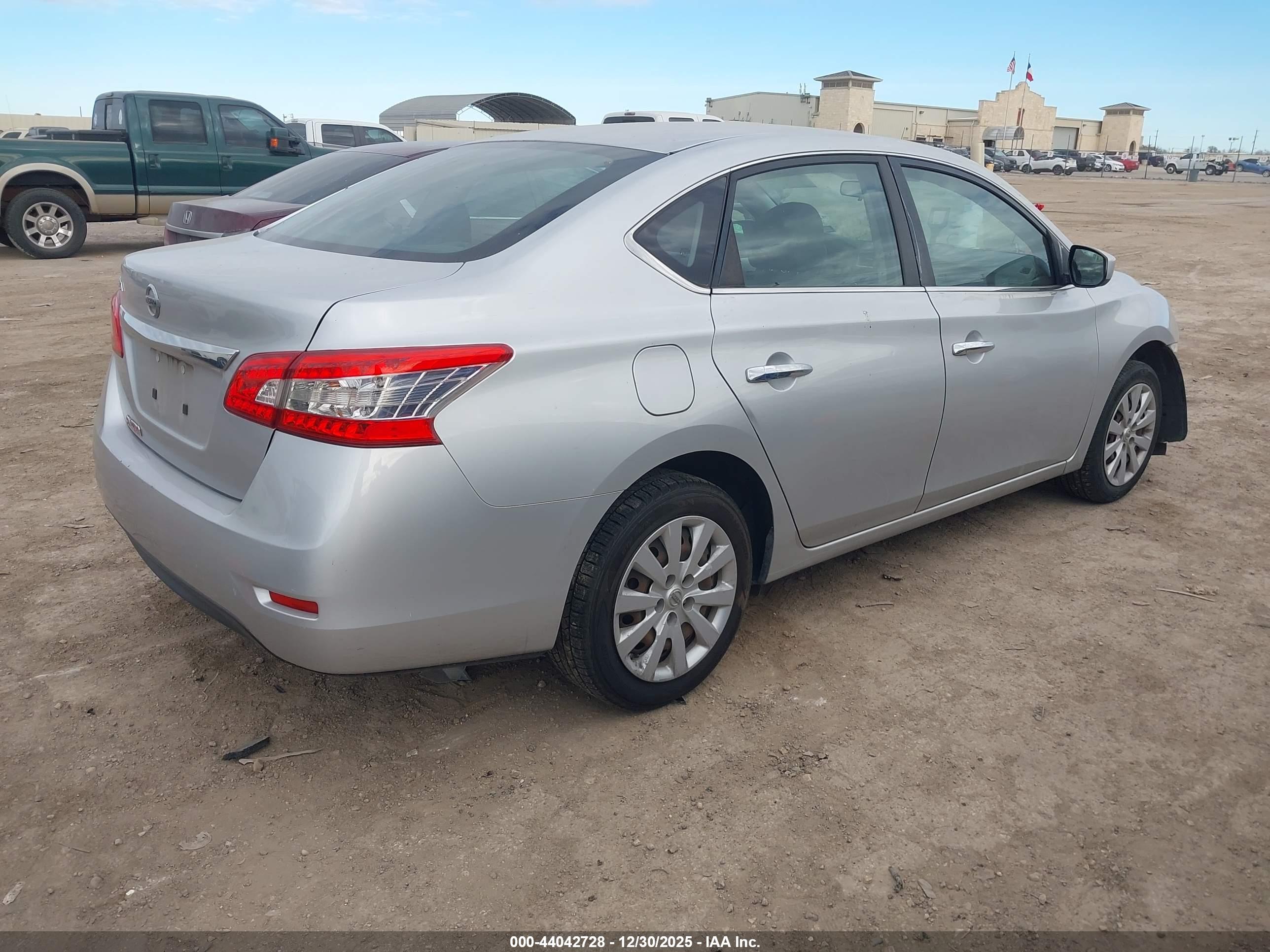 NISSAN SENTRA image 4