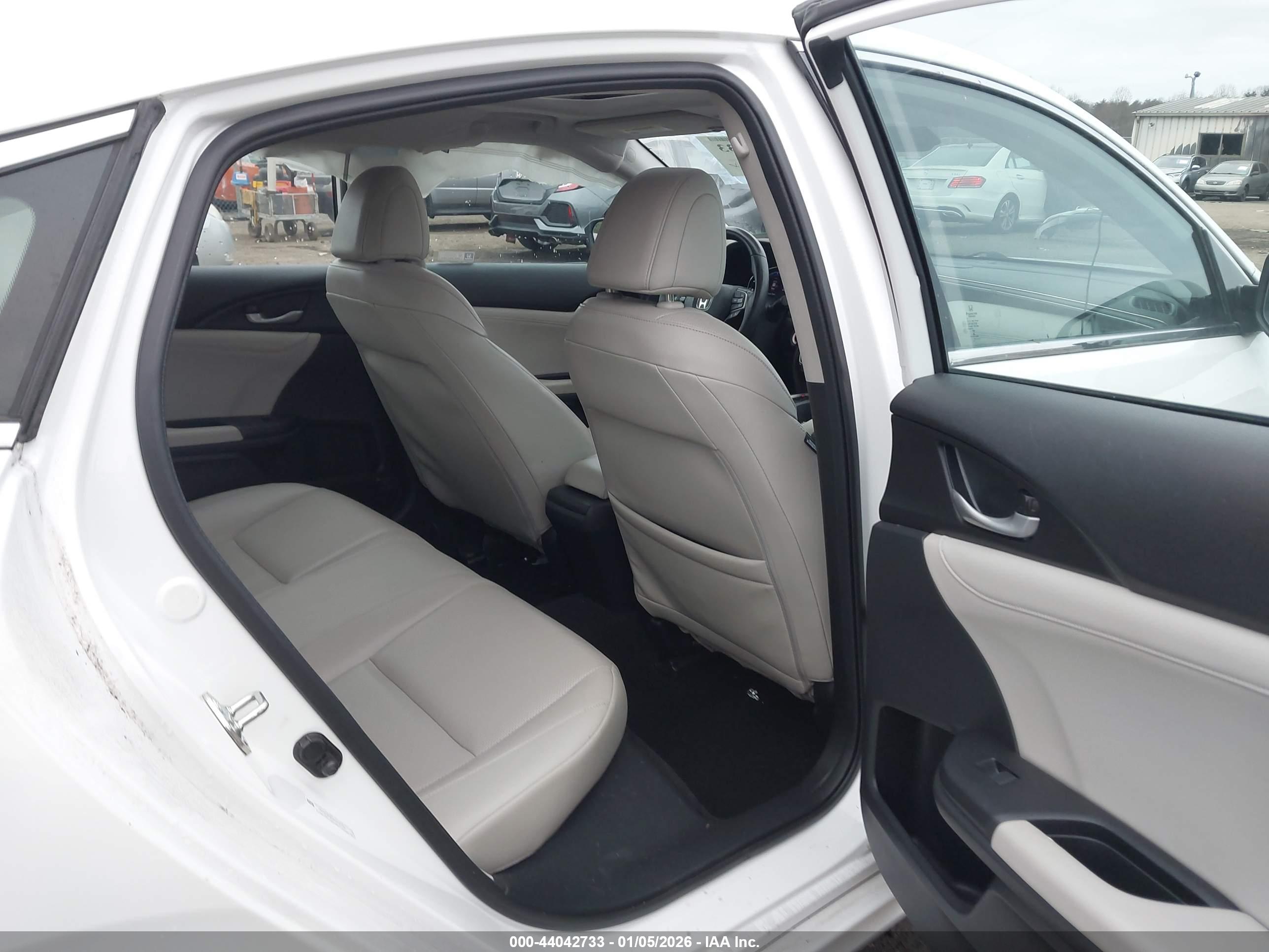 HONDA INSIGHT image 8