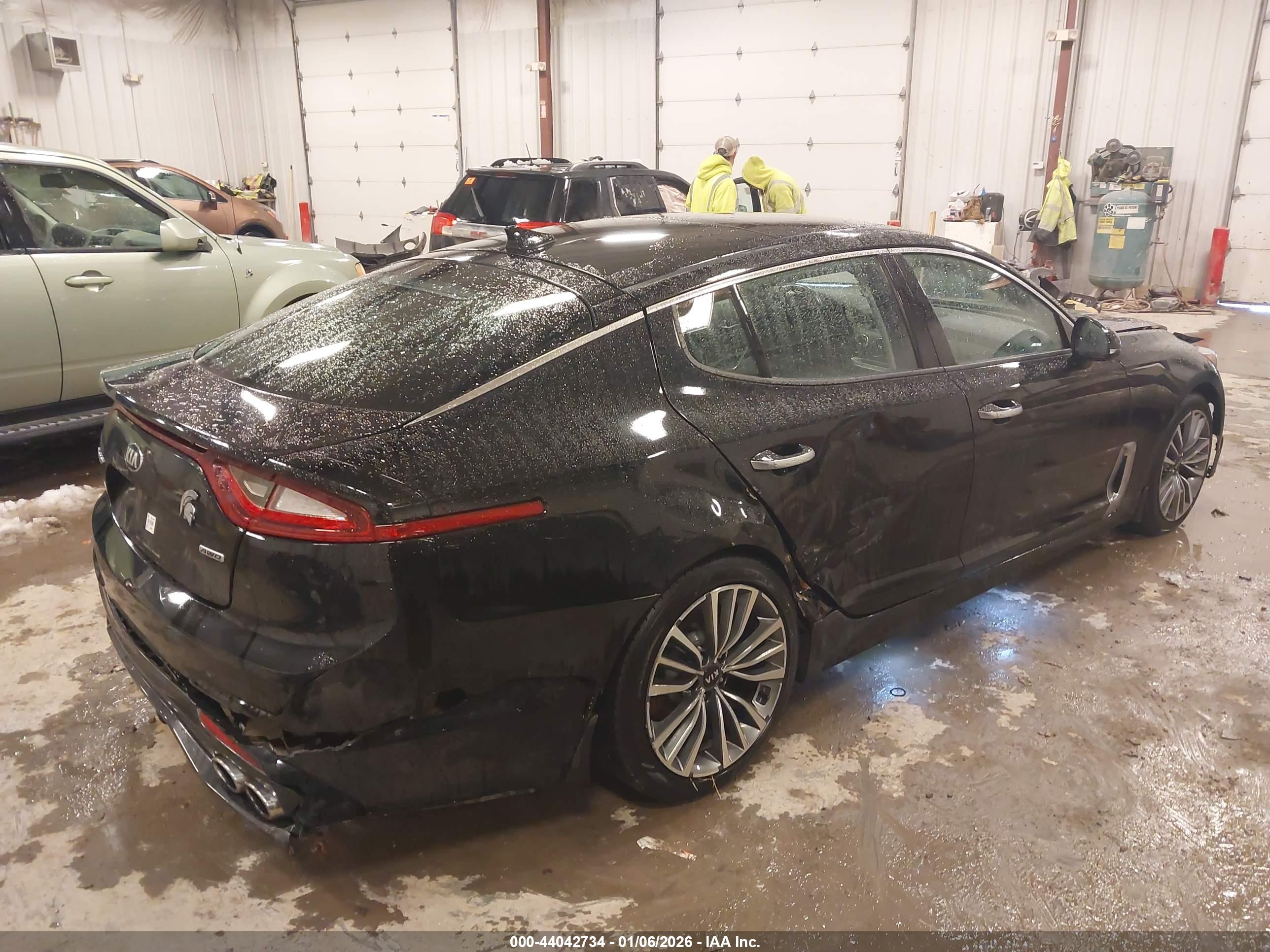 KIA STINGER image 4