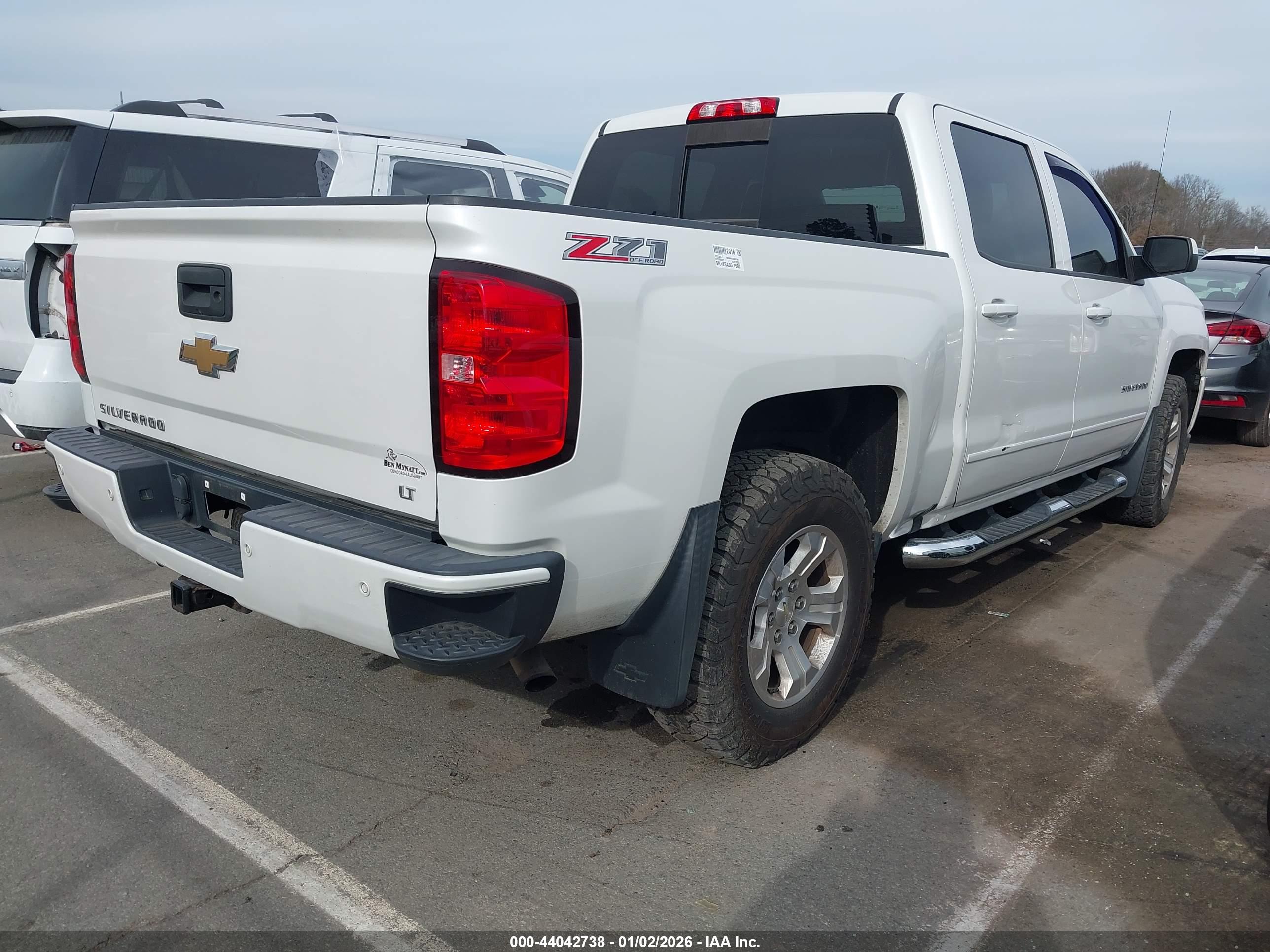 CHEVROLET SILVERADO image 4