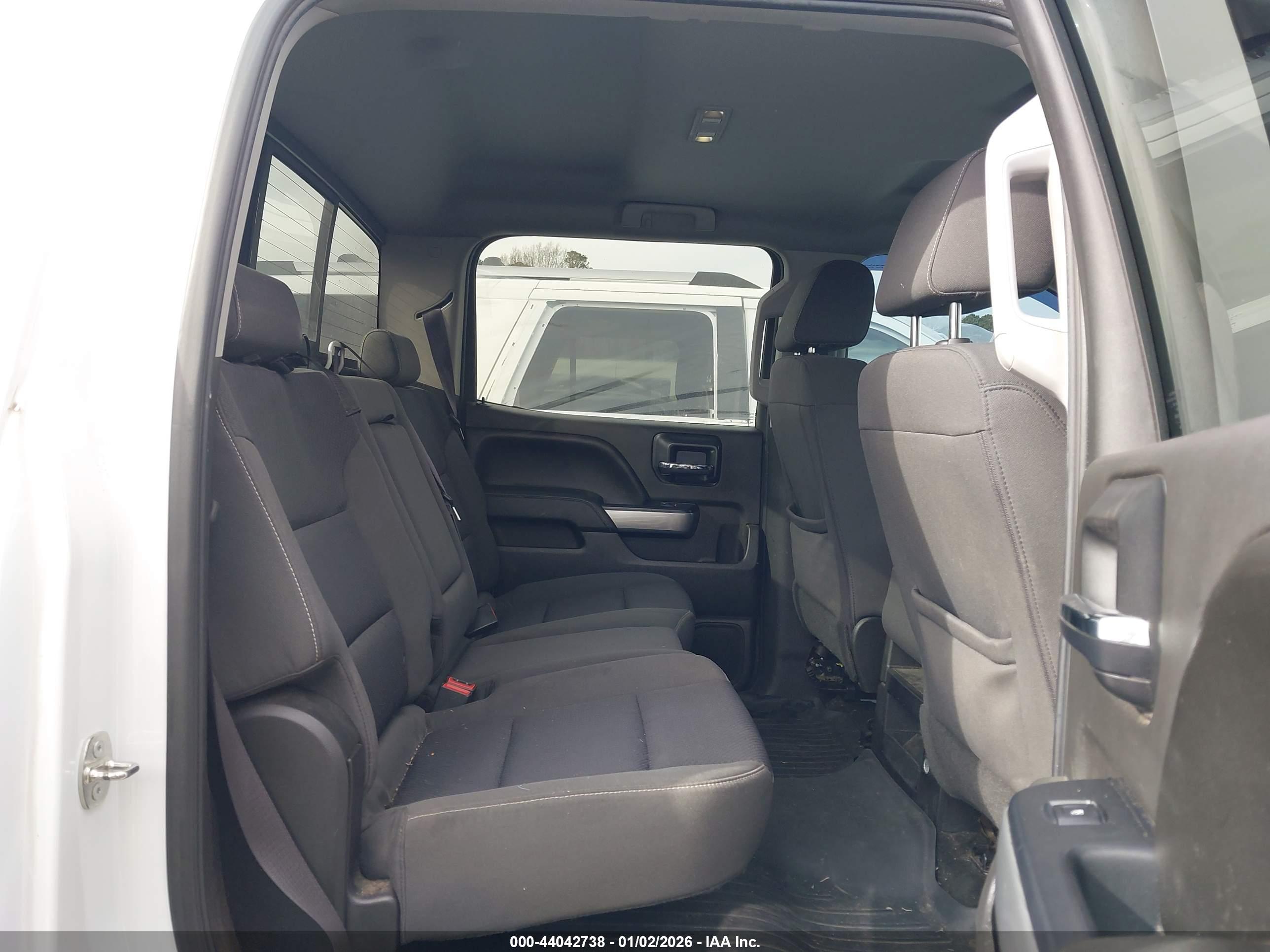 CHEVROLET SILVERADO image 8