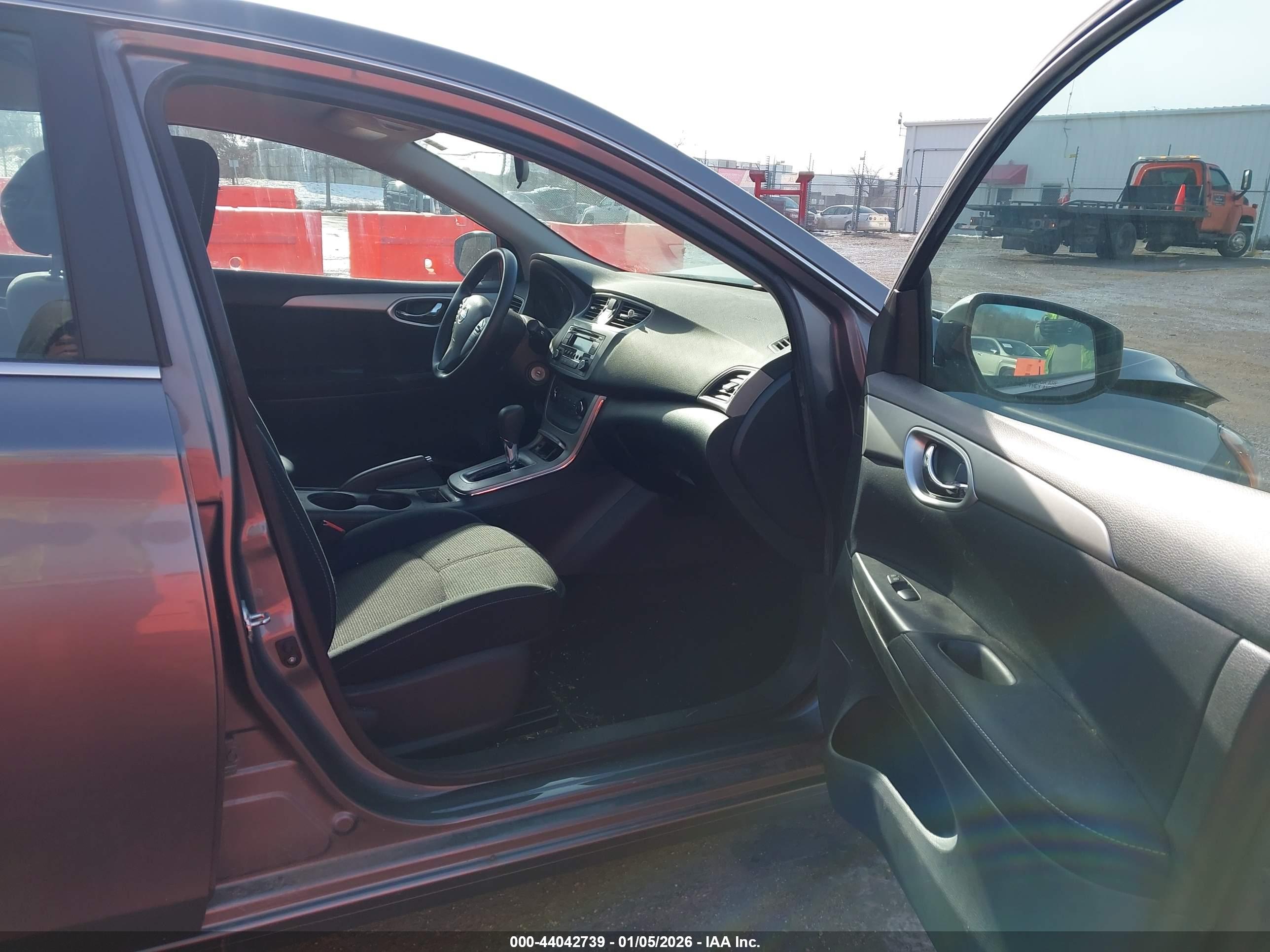 NISSAN SENTRA image 5