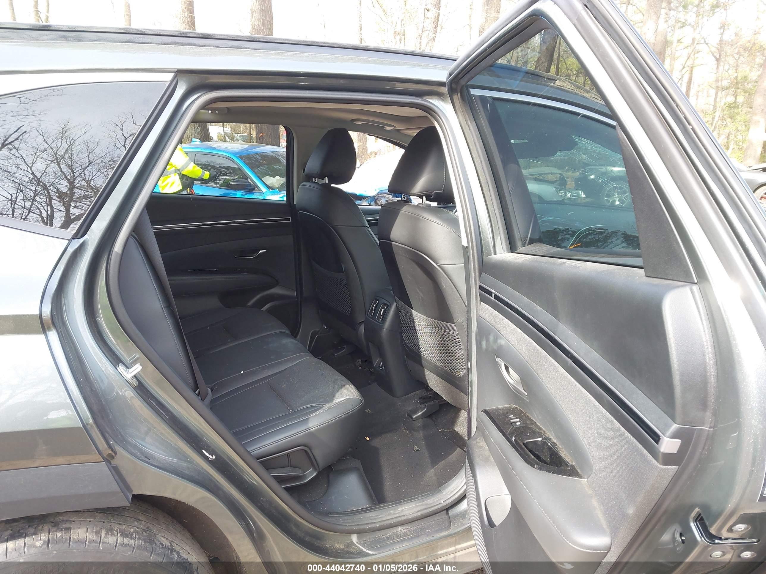 HYUNDAI TUCSON image 8