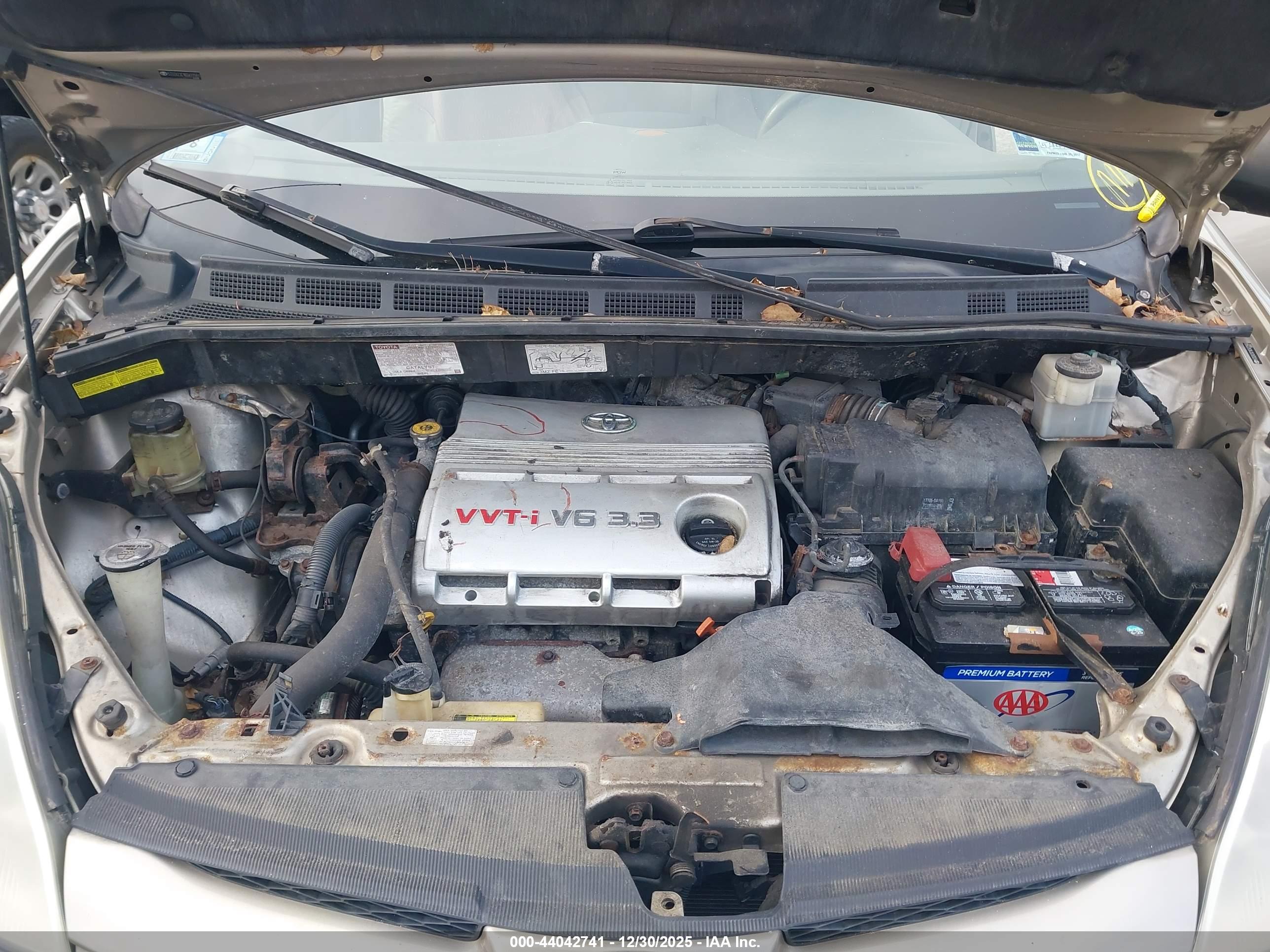 TOYOTA SIENNA image 10