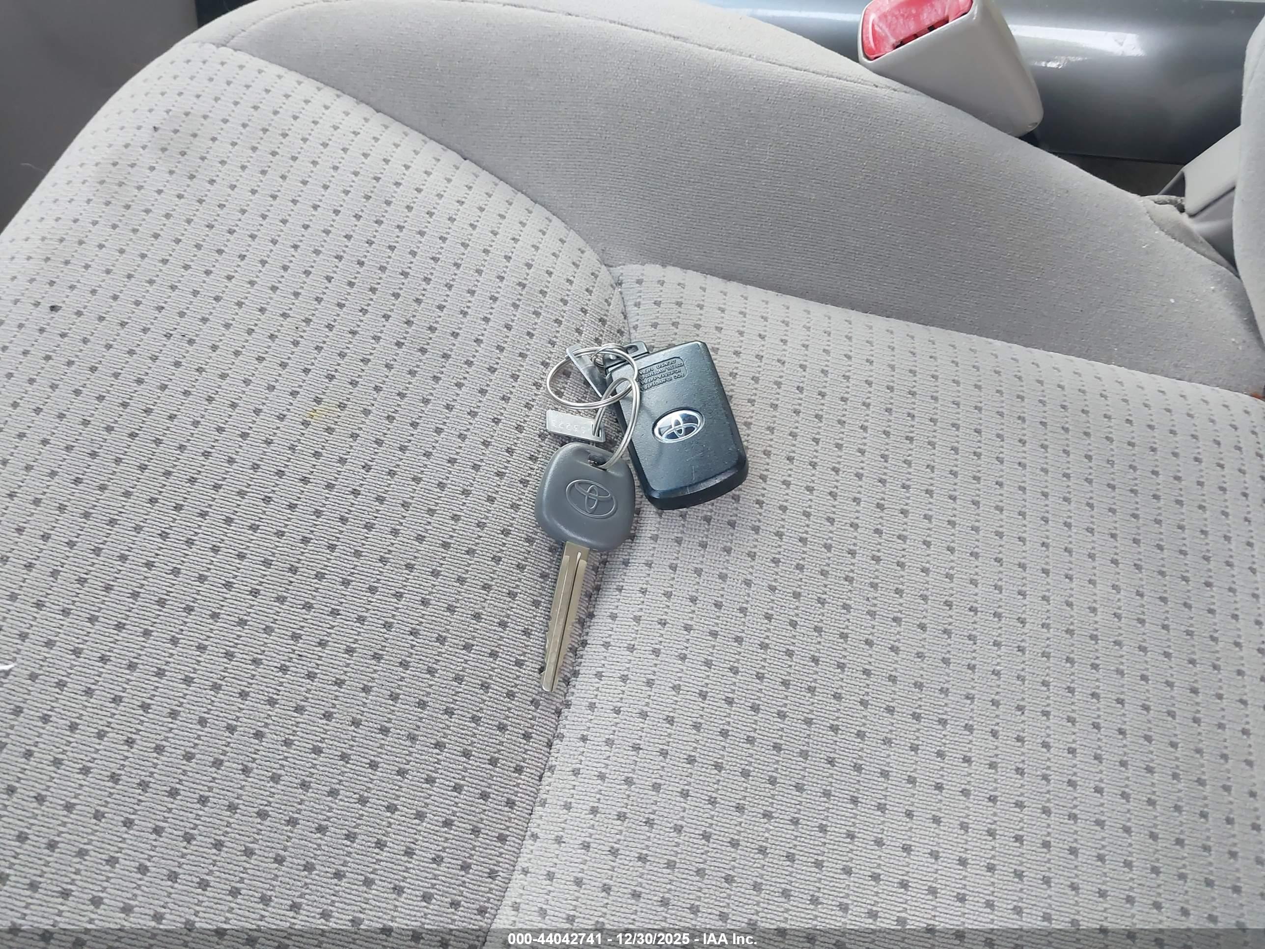 TOYOTA SIENNA image 11