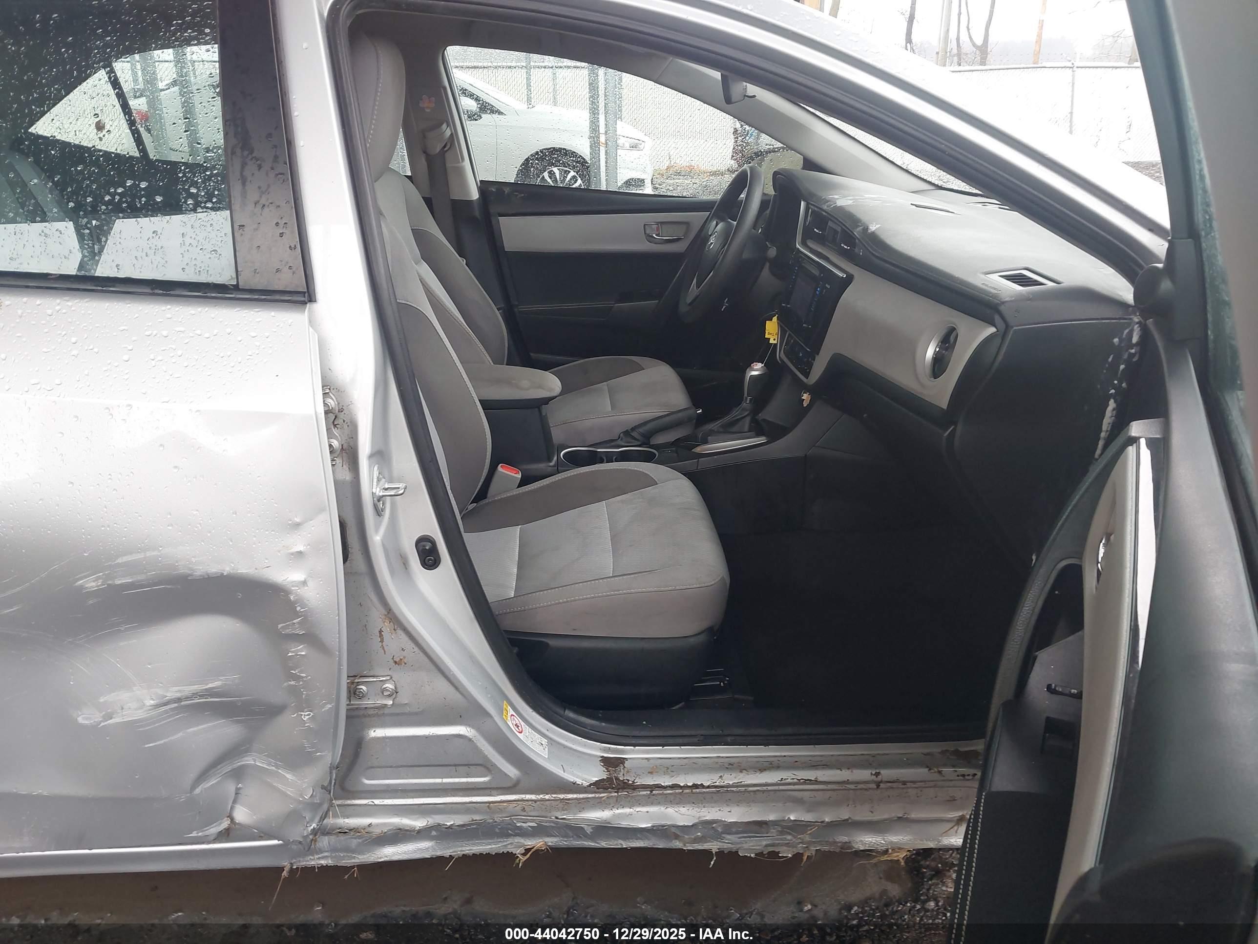 TOYOTA COROLLA image 5