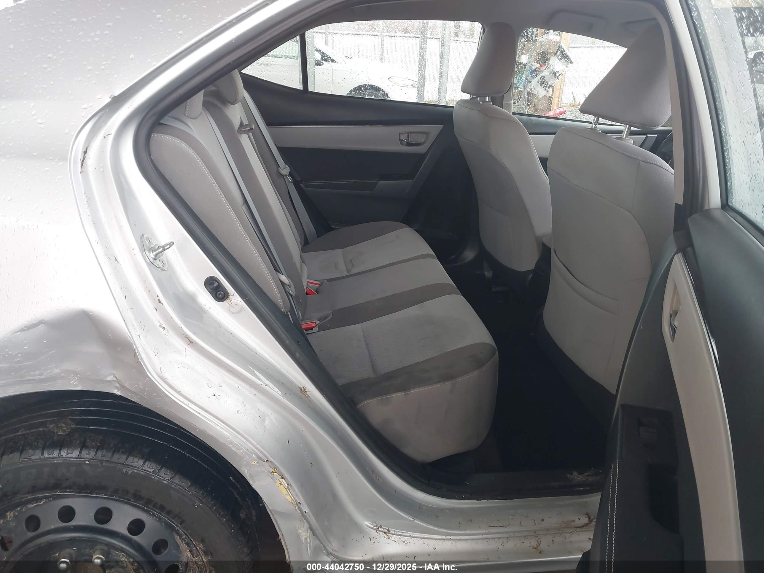 TOYOTA COROLLA image 8