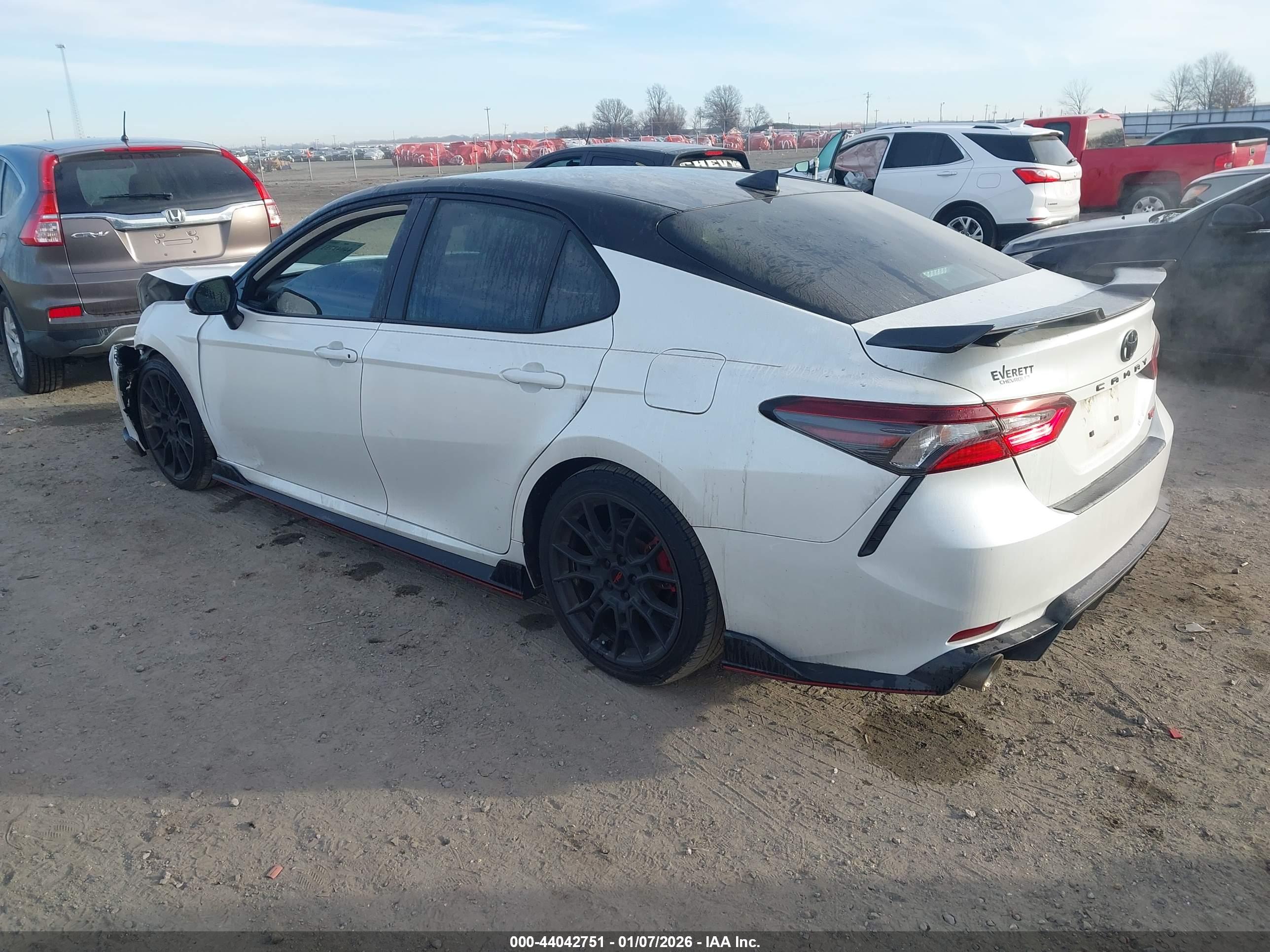 TOYOTA CAMRY image 3