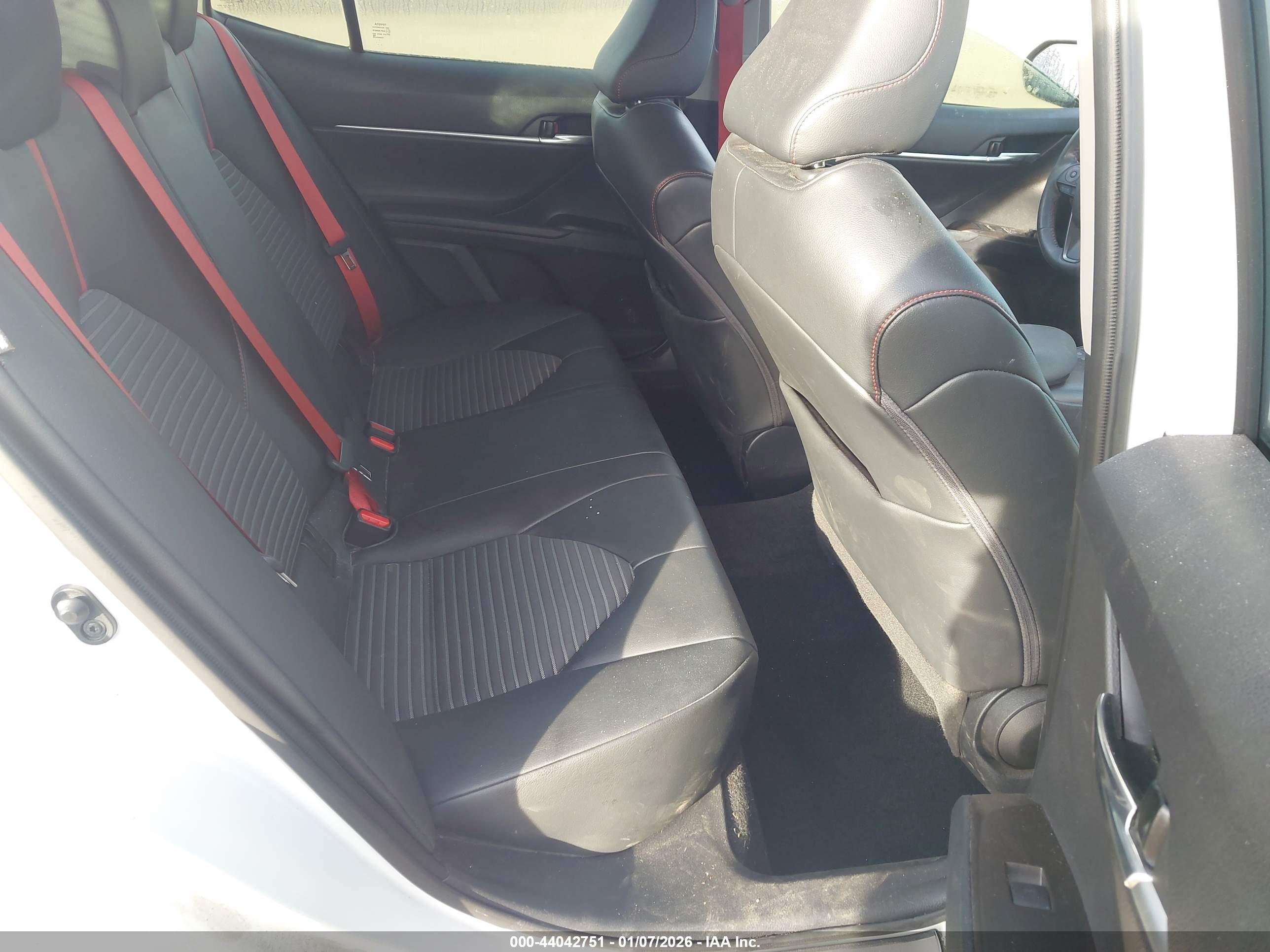 TOYOTA CAMRY image 8