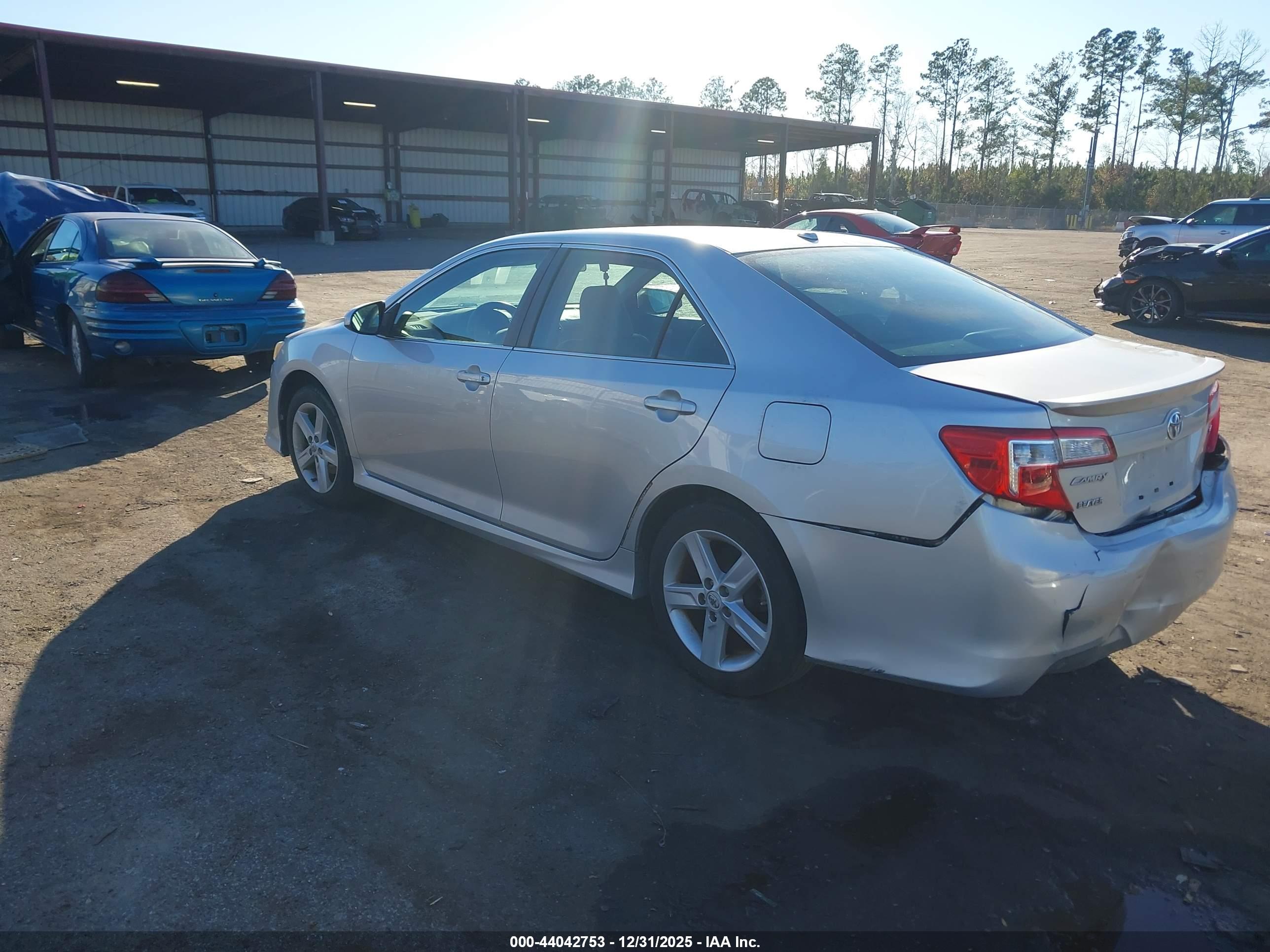 TOYOTA CAMRY image 3