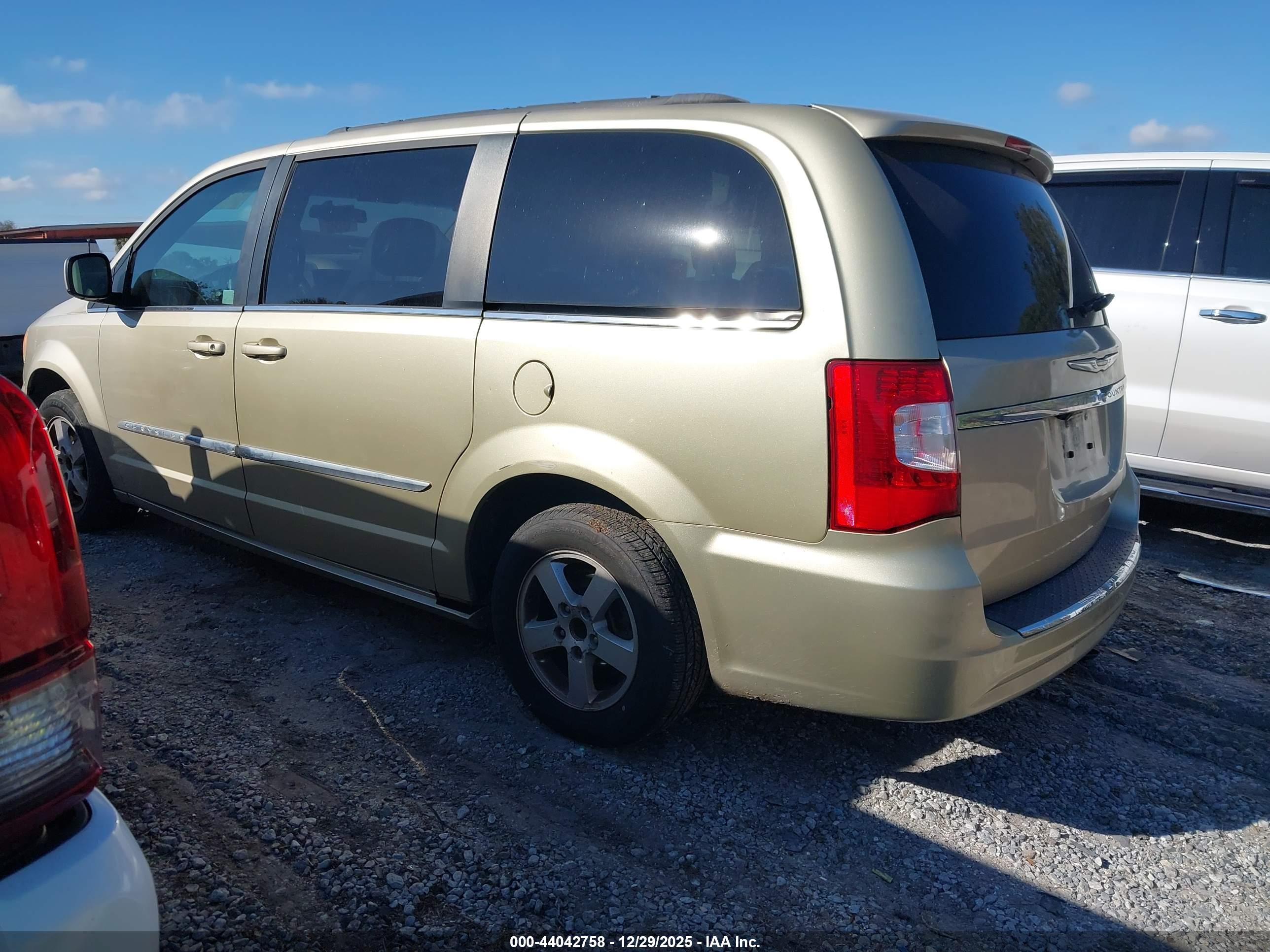 CHRYSLER TOWN image 3