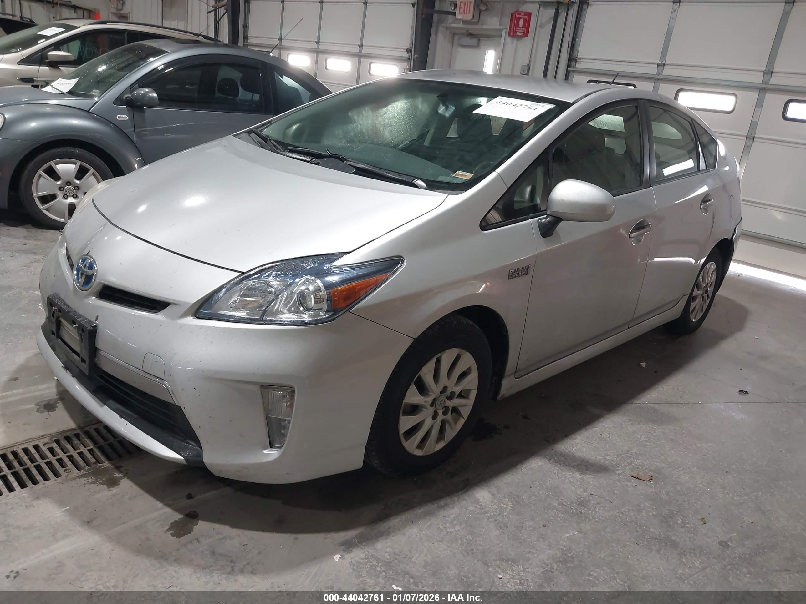 TOYOTA PRIUS image 2