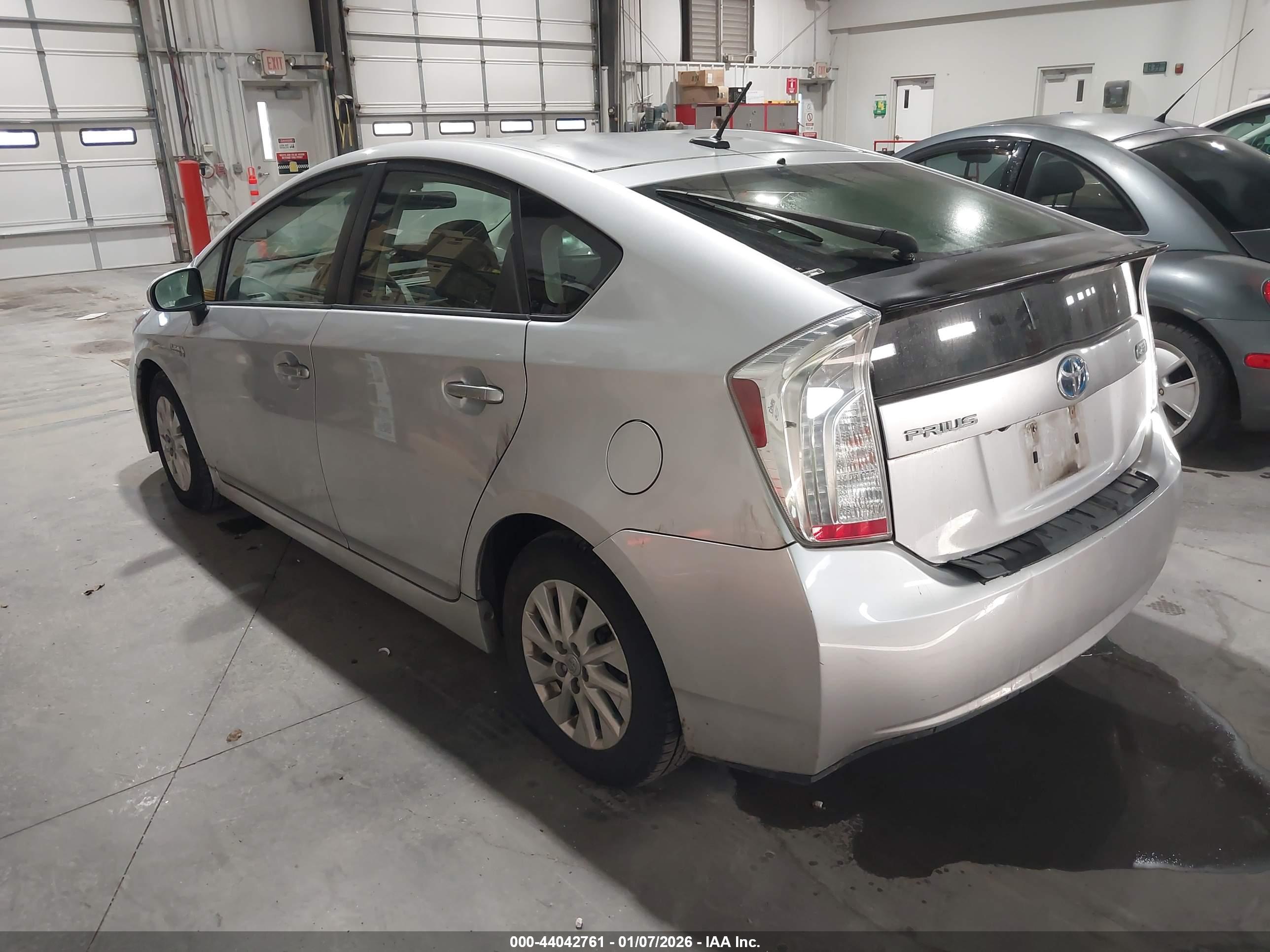 TOYOTA PRIUS image 3