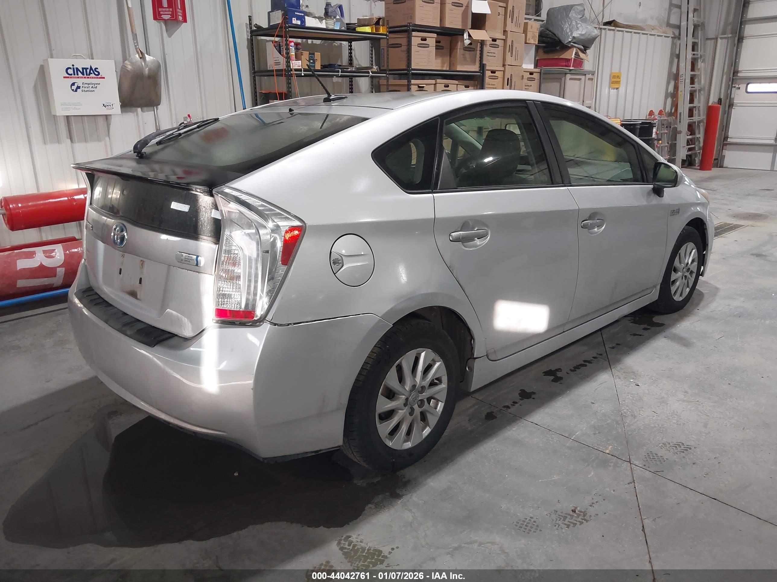 TOYOTA PRIUS image 4
