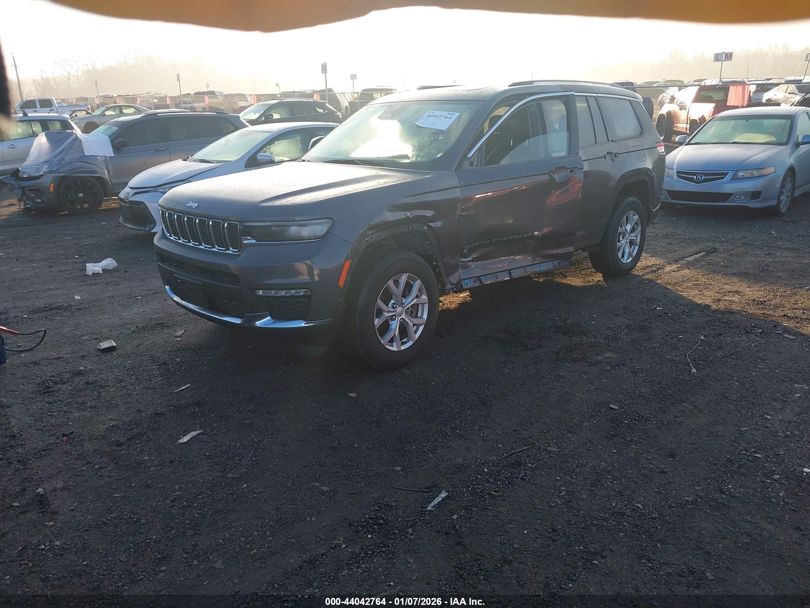 JEEP GRAND image 2