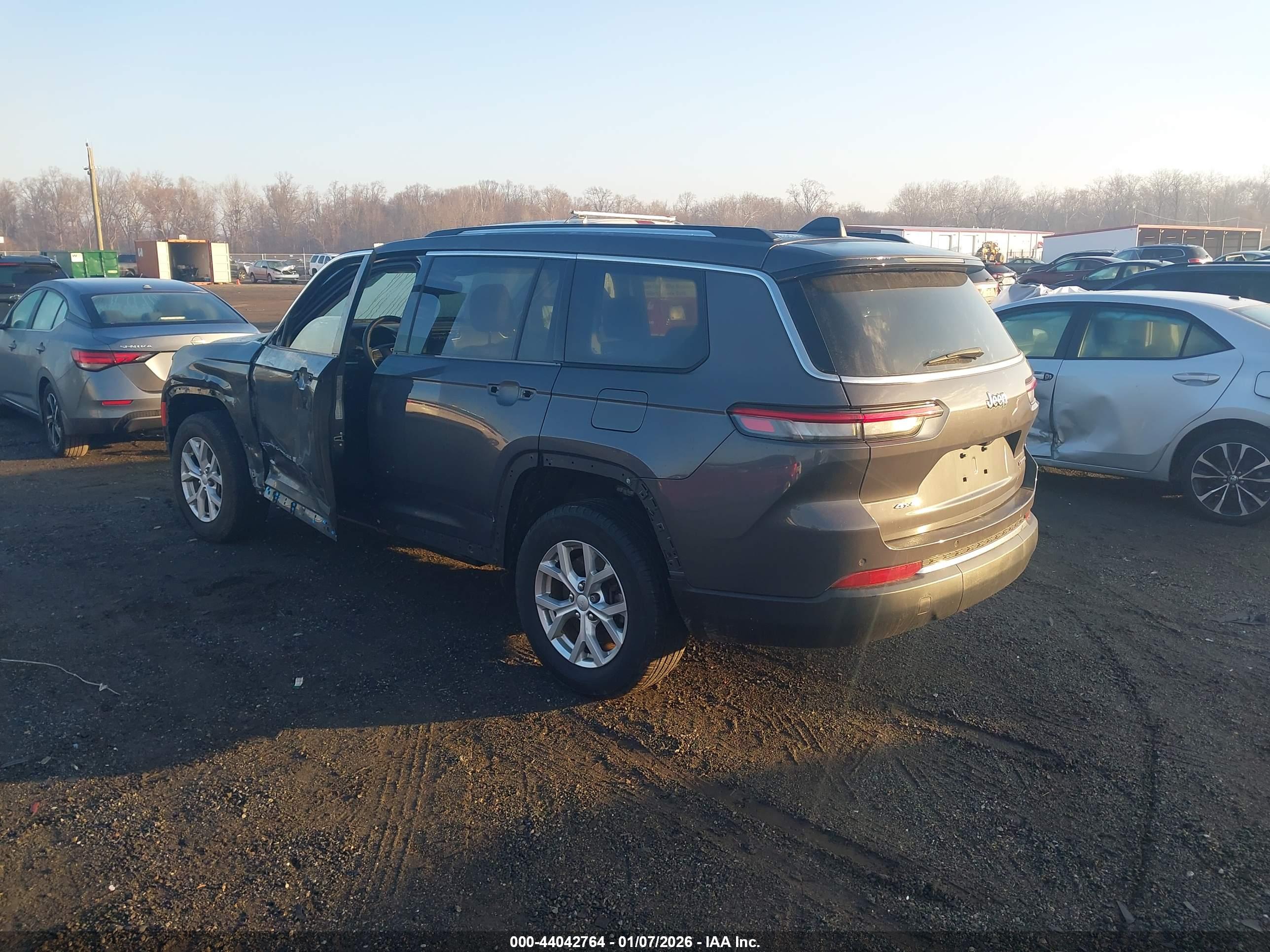 JEEP GRAND image 3