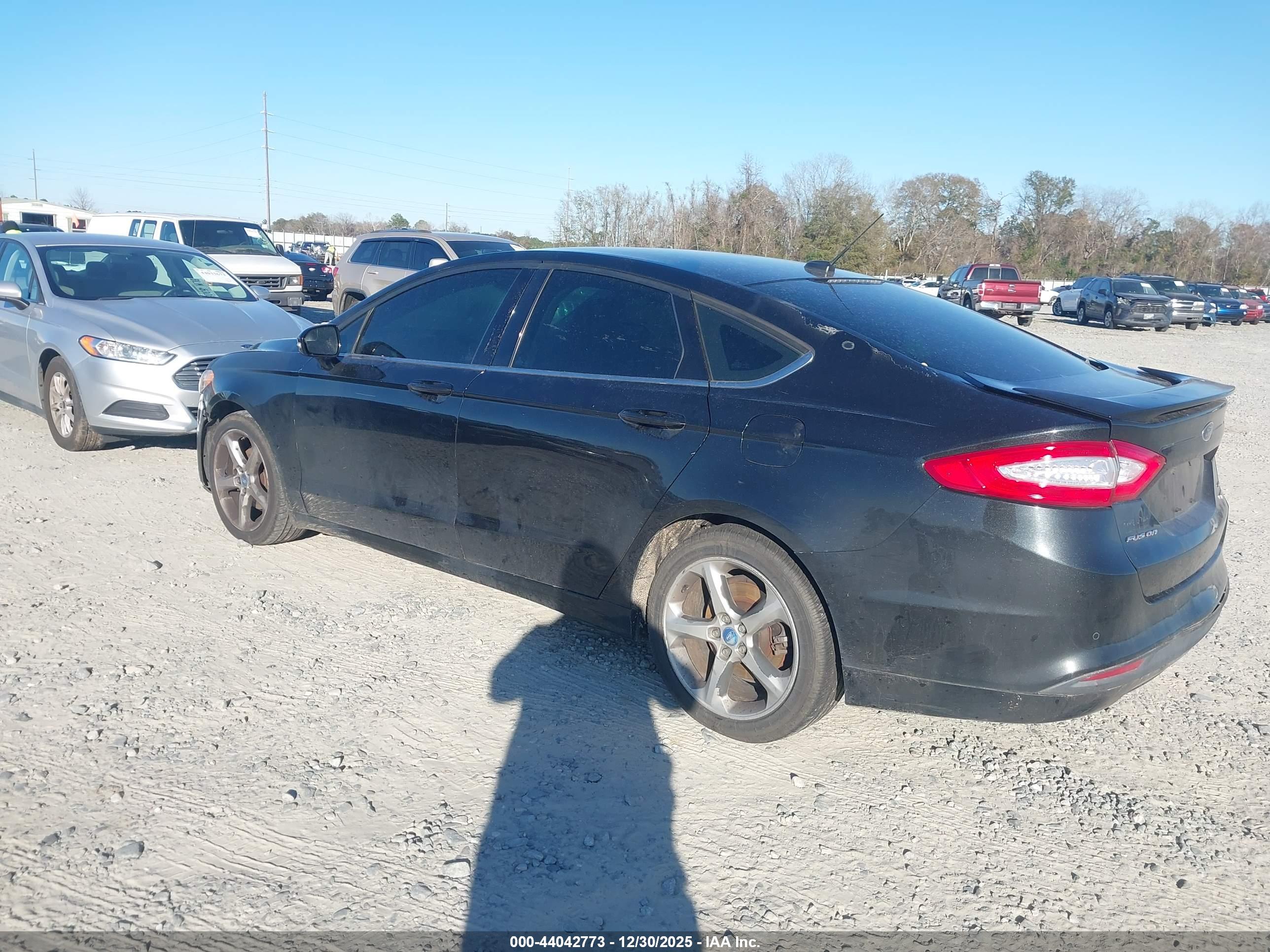 FORD FUSION image 3