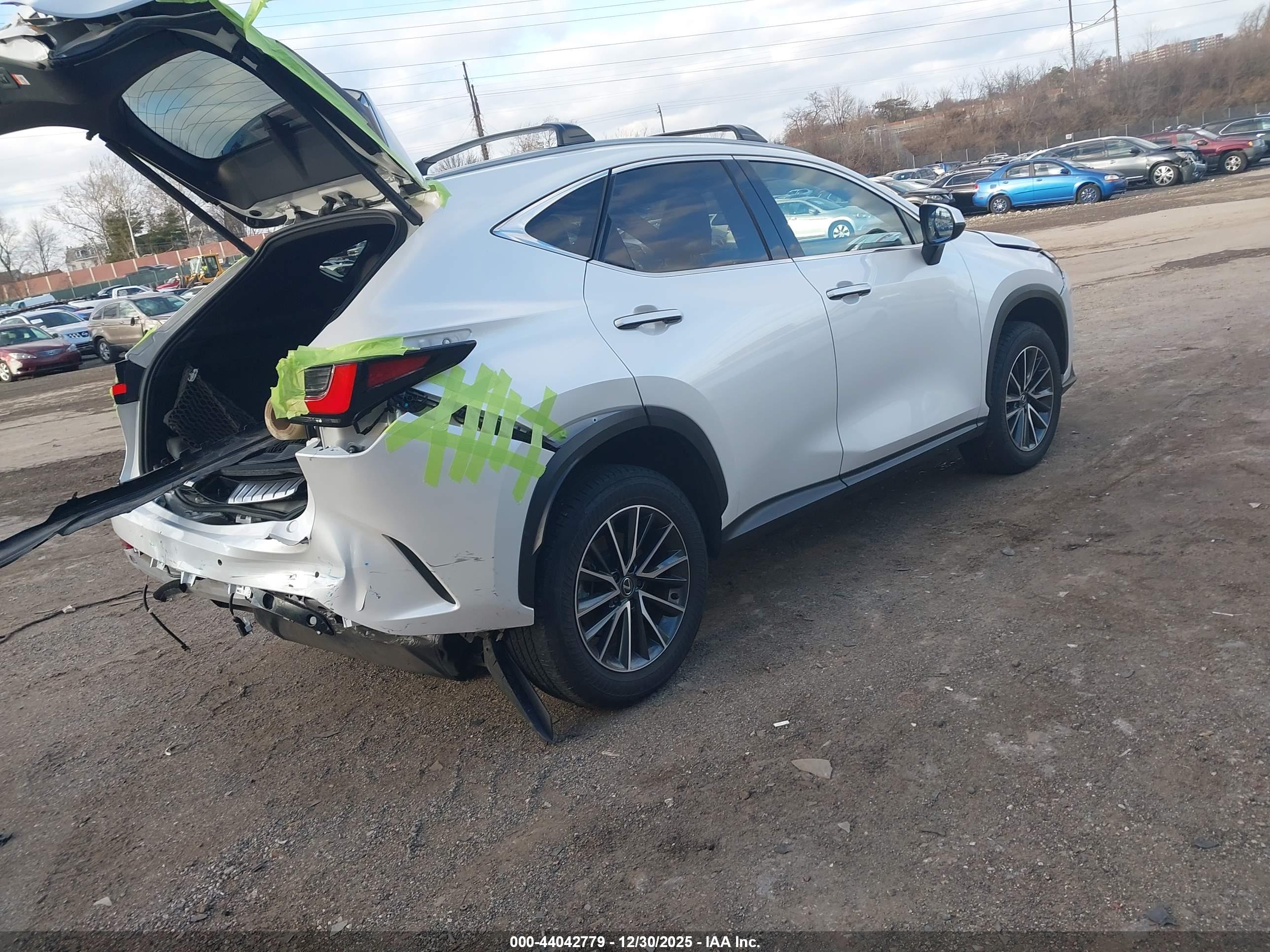 LEXUS NX image 4