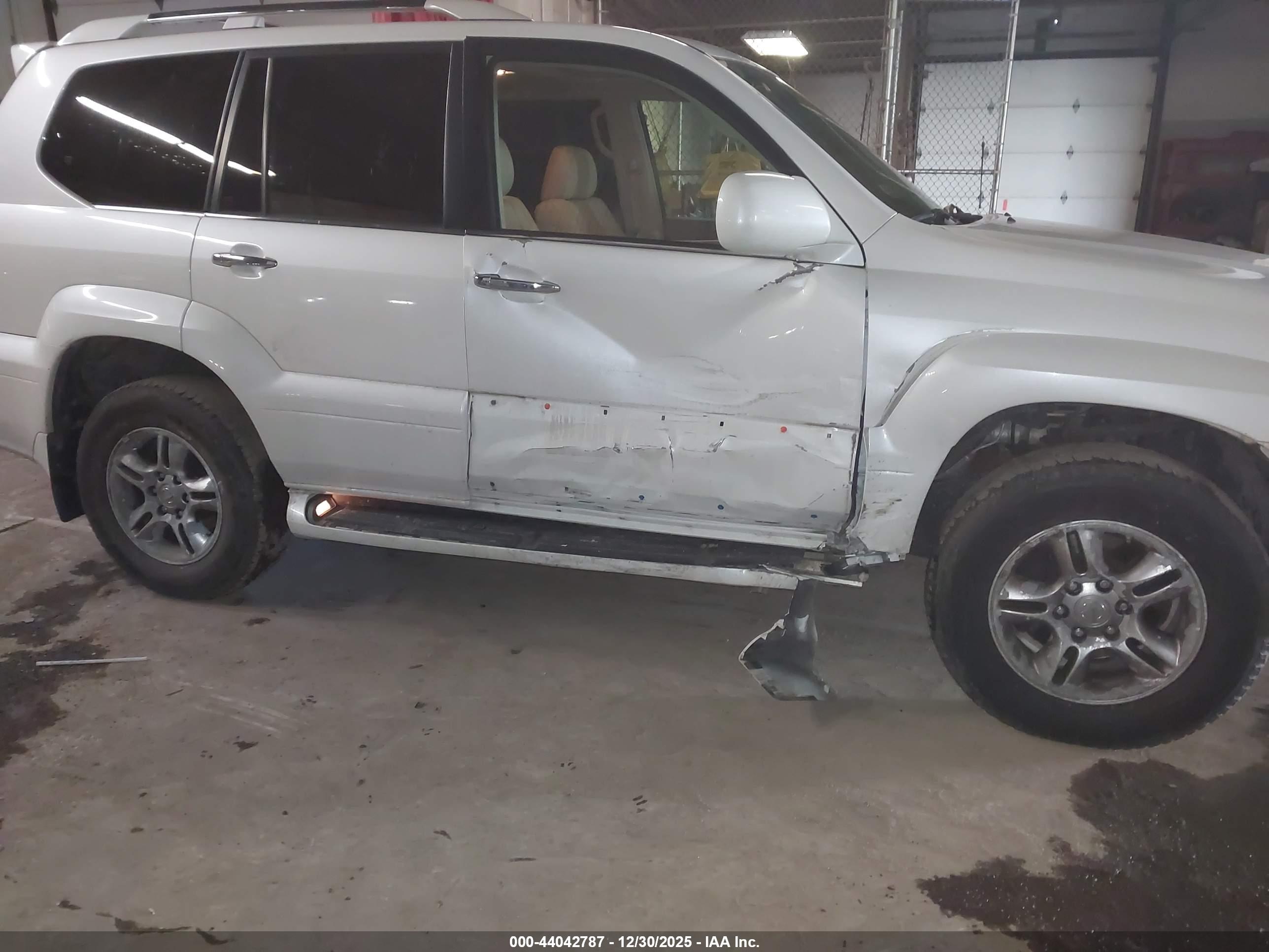 LEXUS GX image 6
