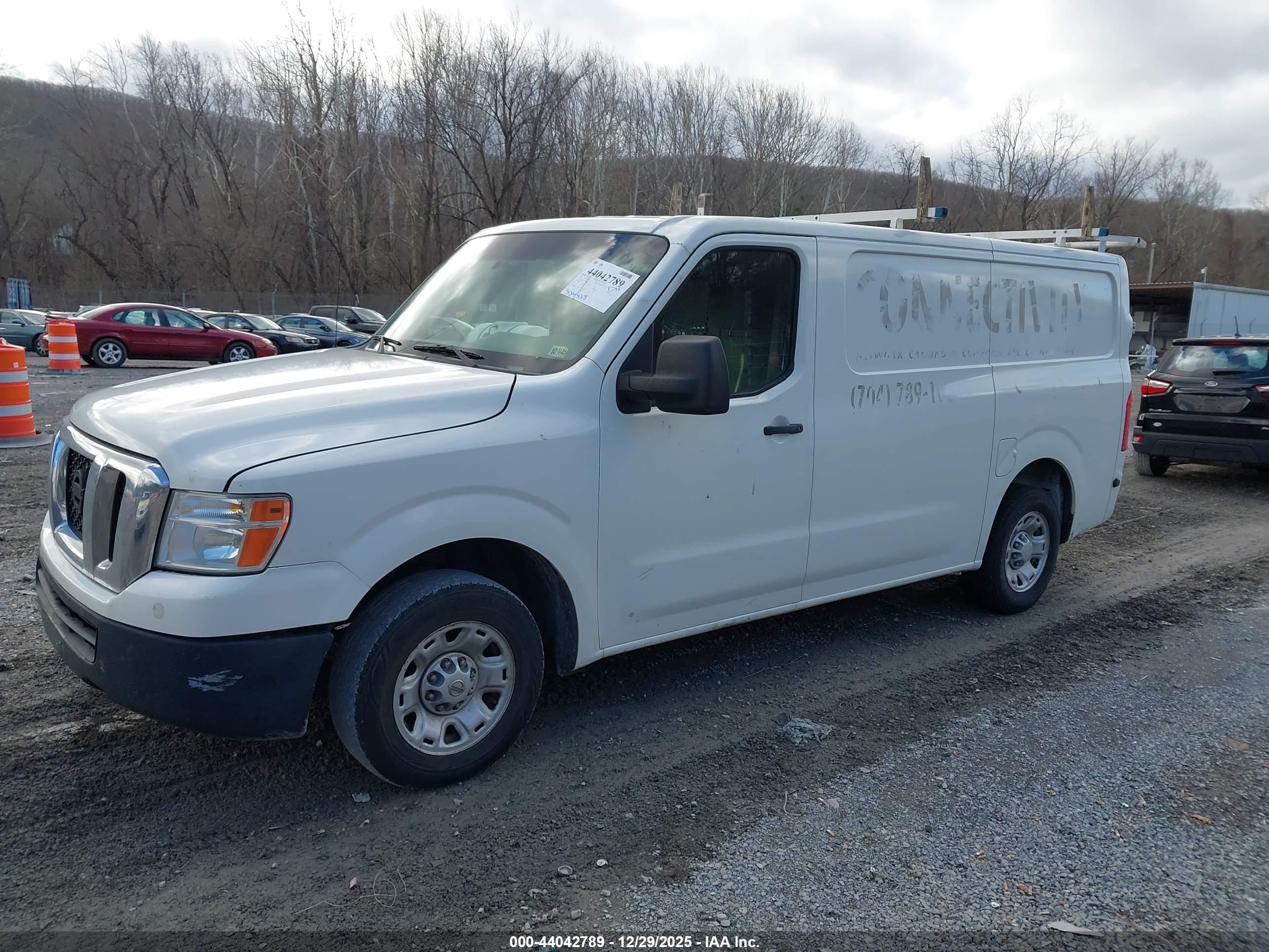 NISSAN NV image 2