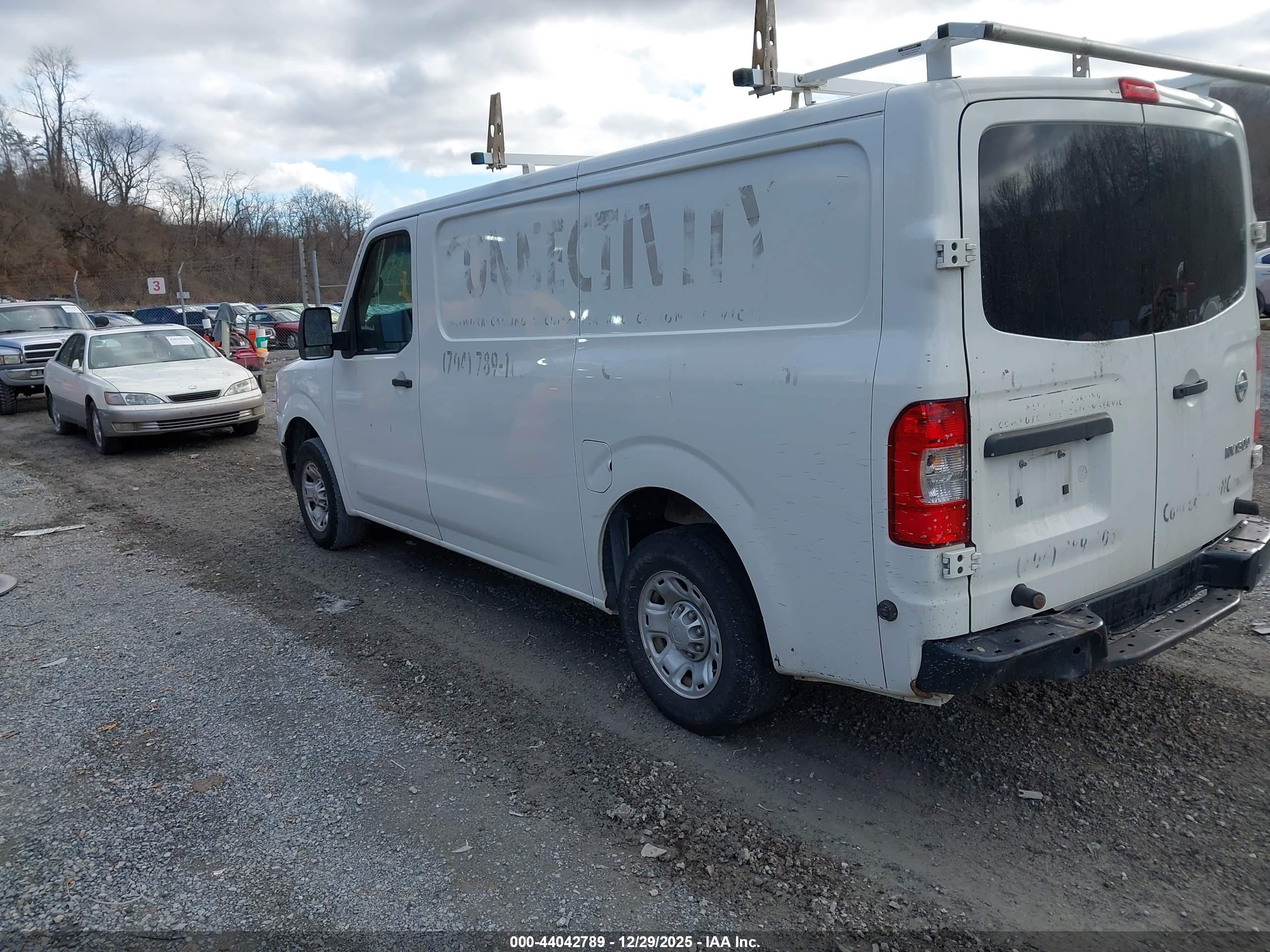 NISSAN NV image 3