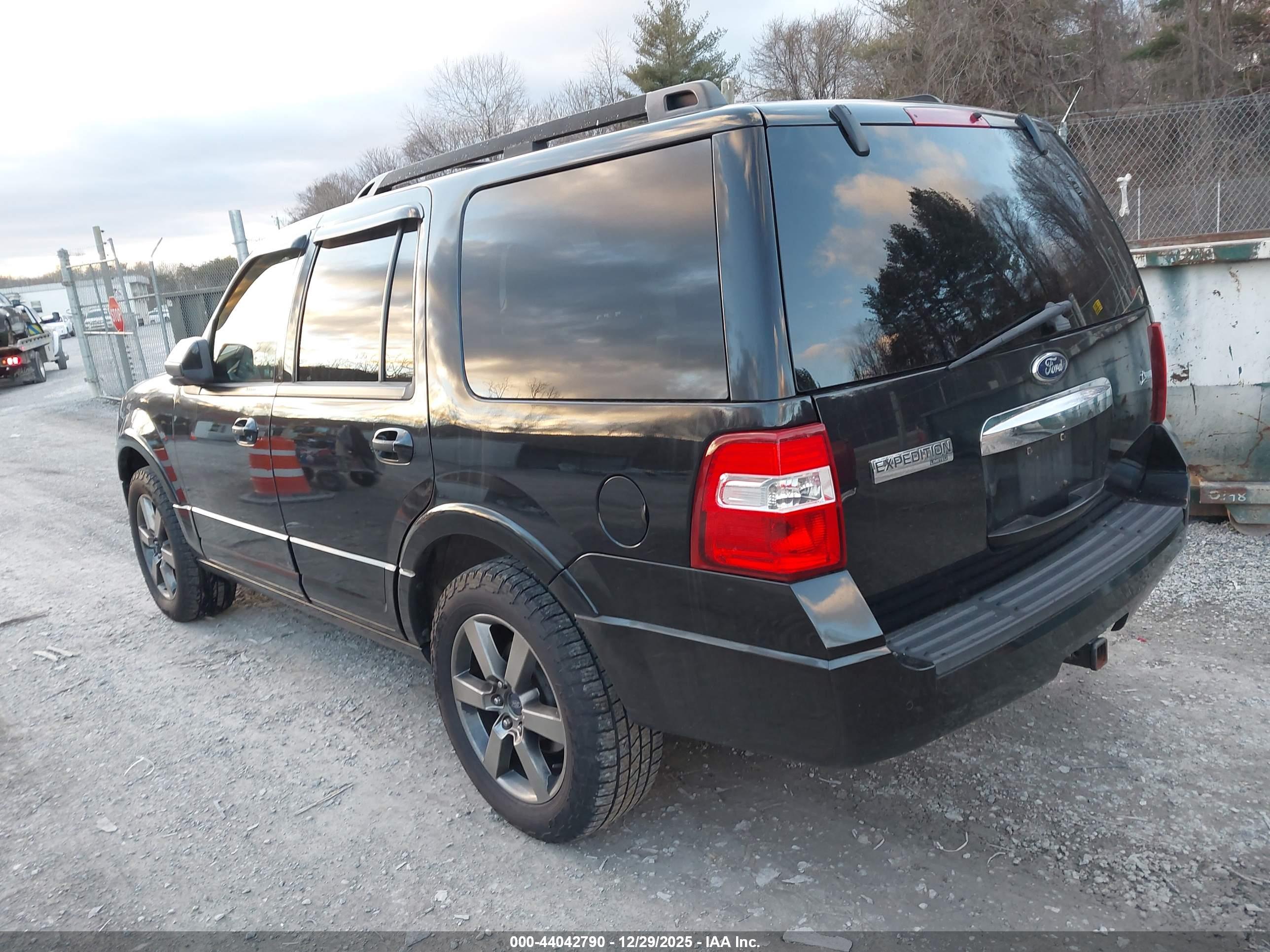 FORD EXPEDITION image 3