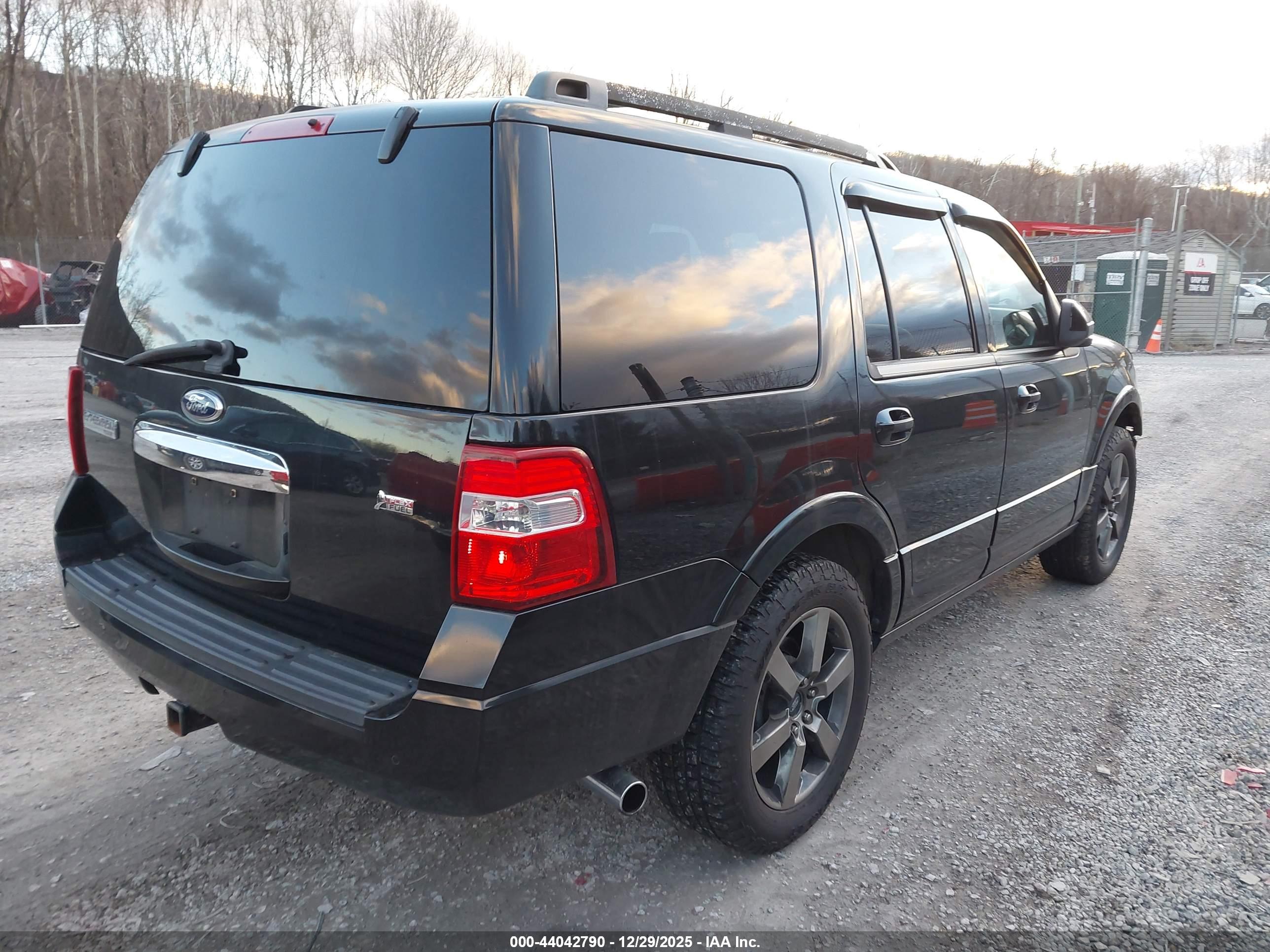 FORD EXPEDITION image 4