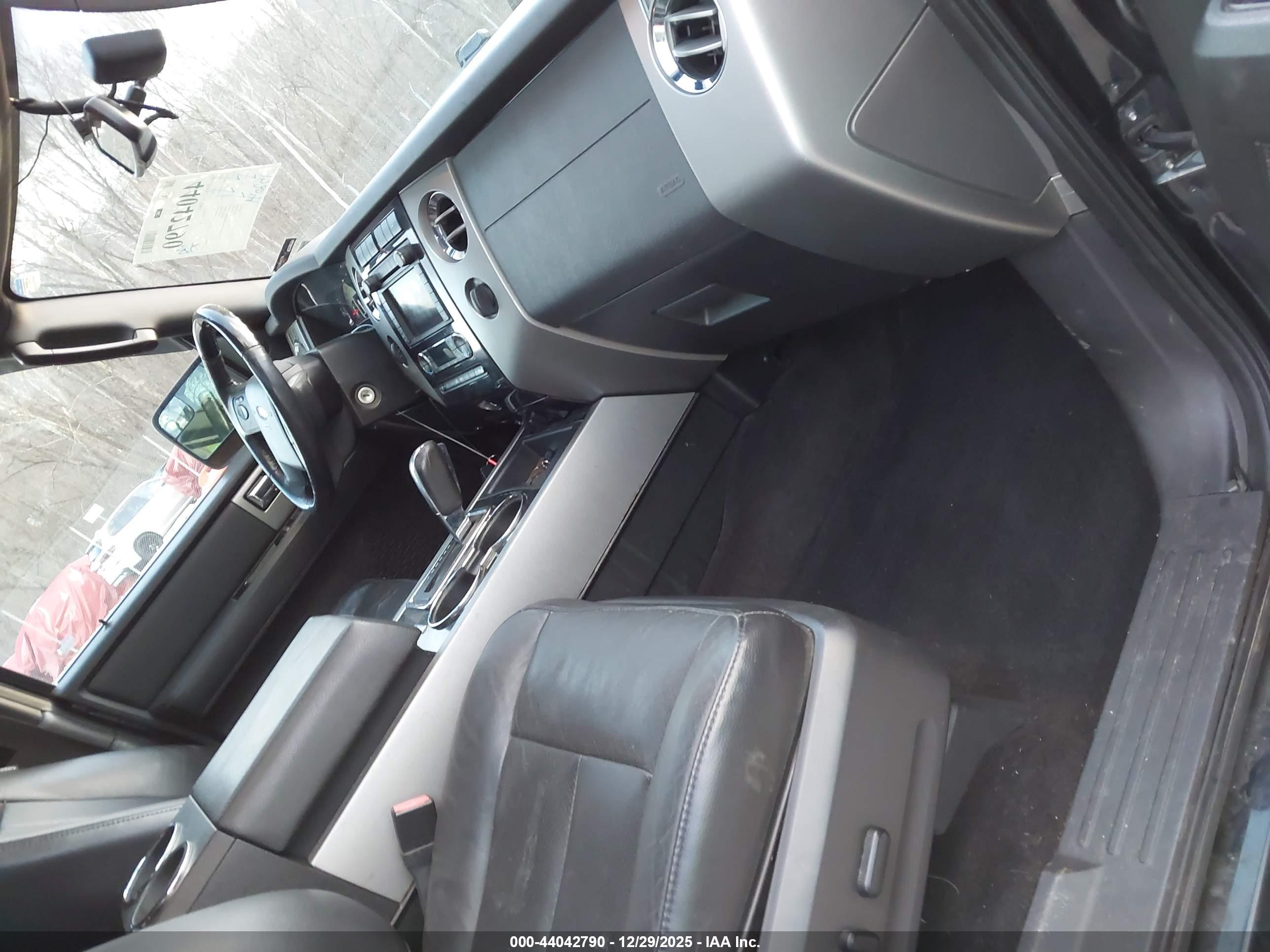 FORD EXPEDITION image 5