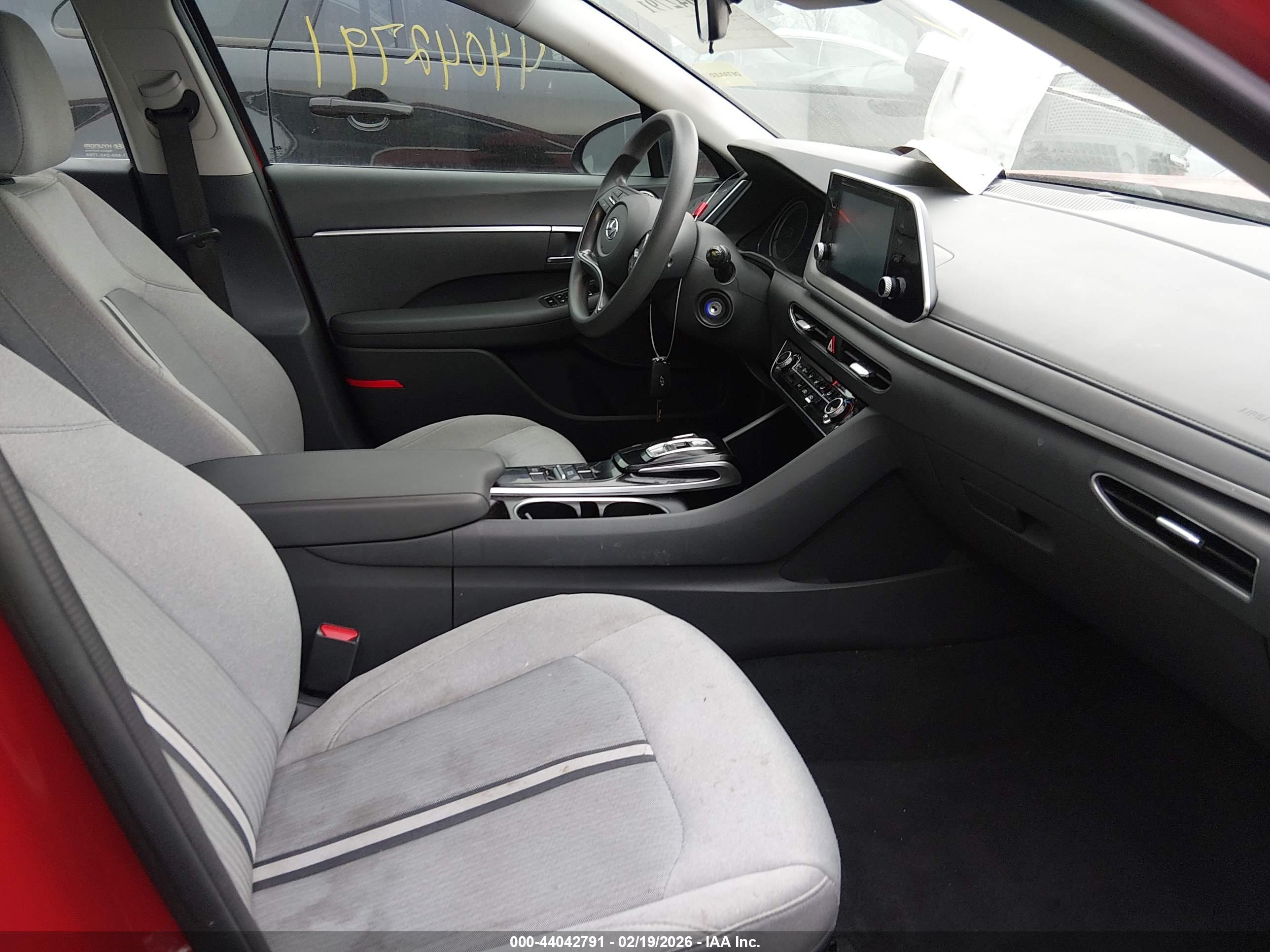 HYUNDAI SONATA image 5