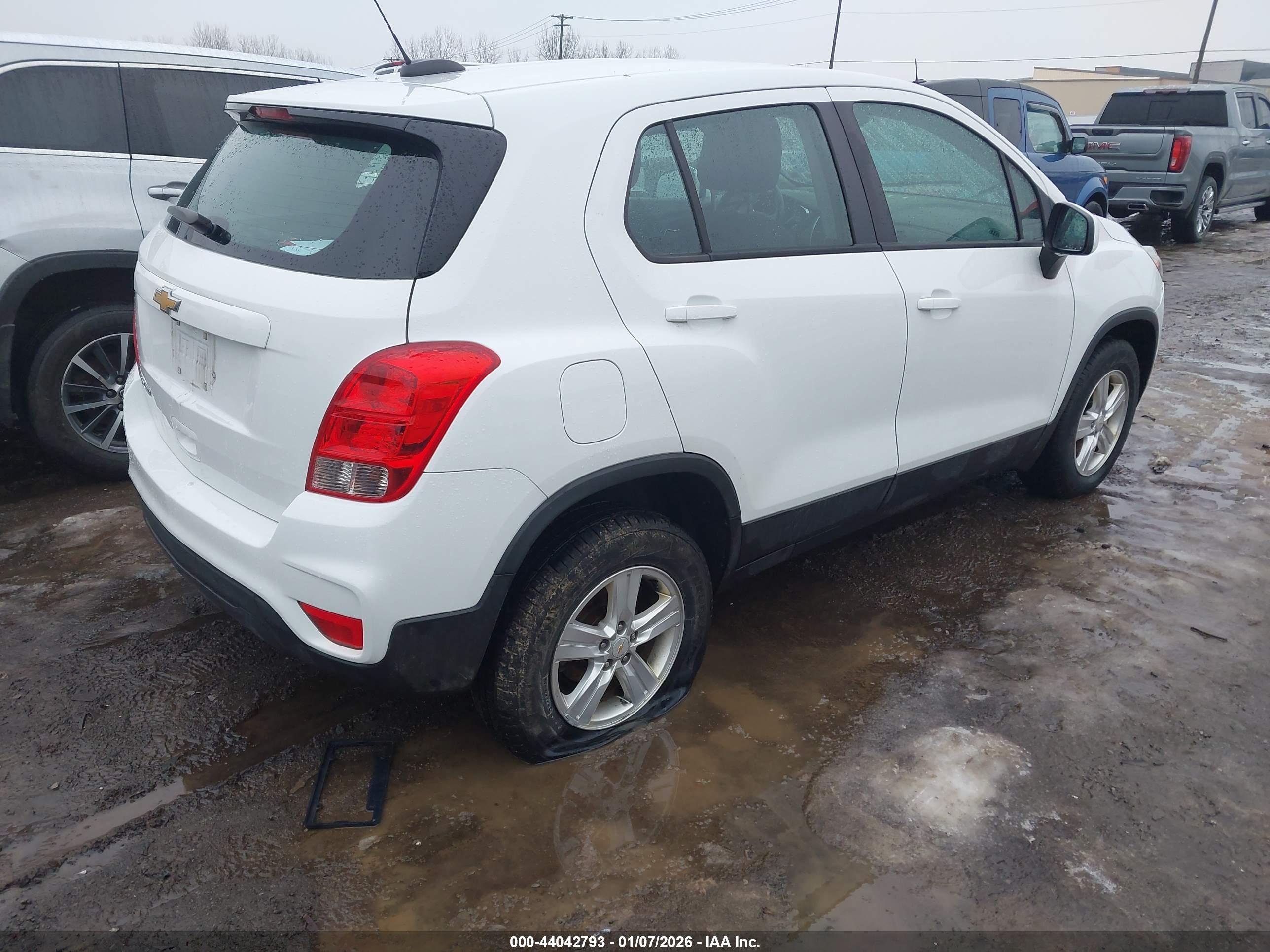 CHEVROLET TRAX image 4