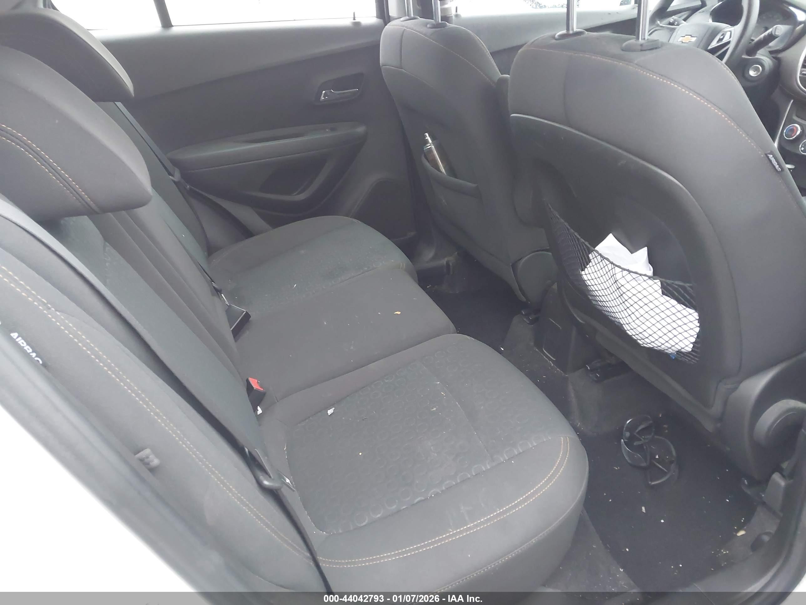 CHEVROLET TRAX image 8