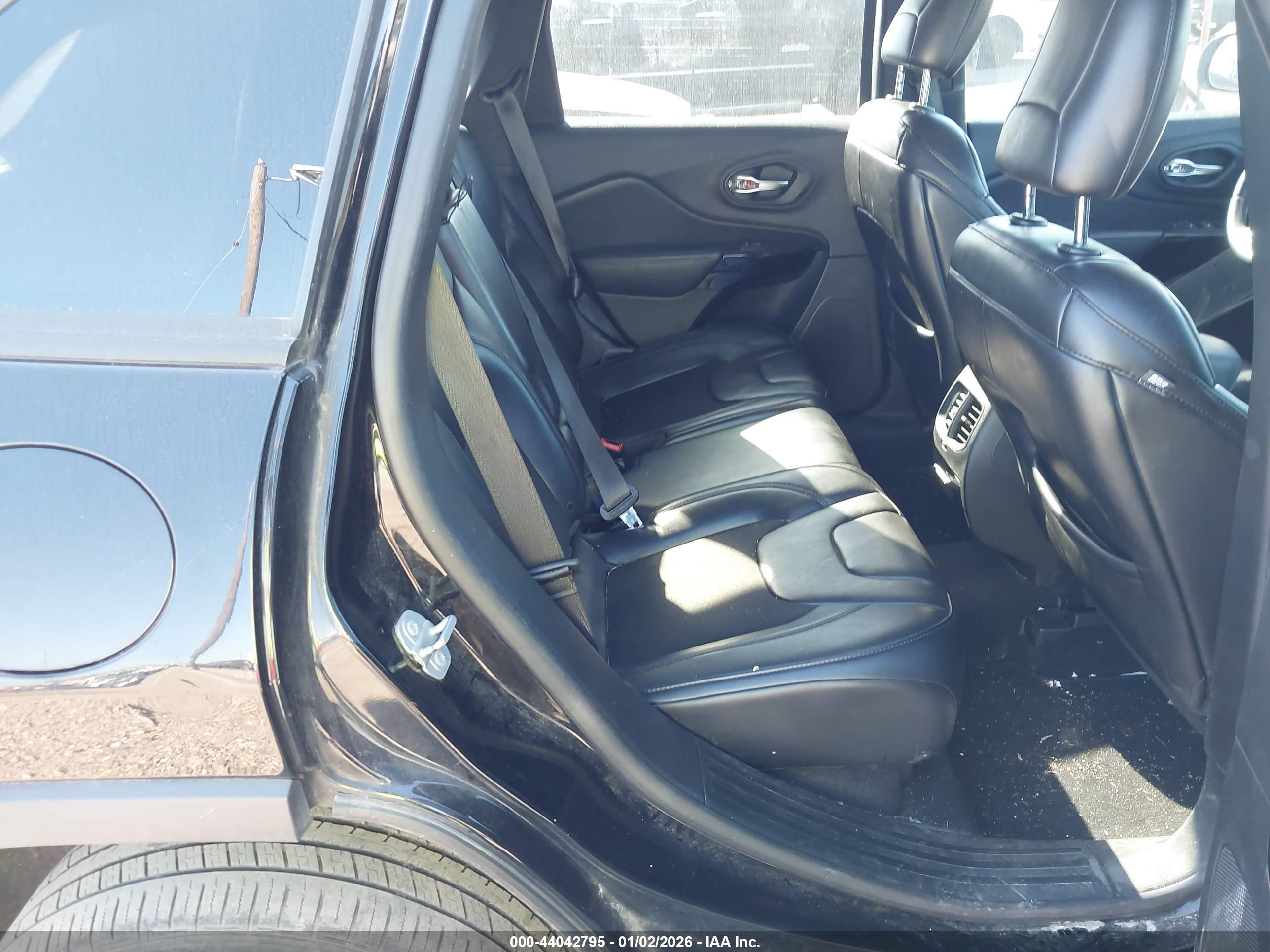 JEEP CHEROKEE image 8