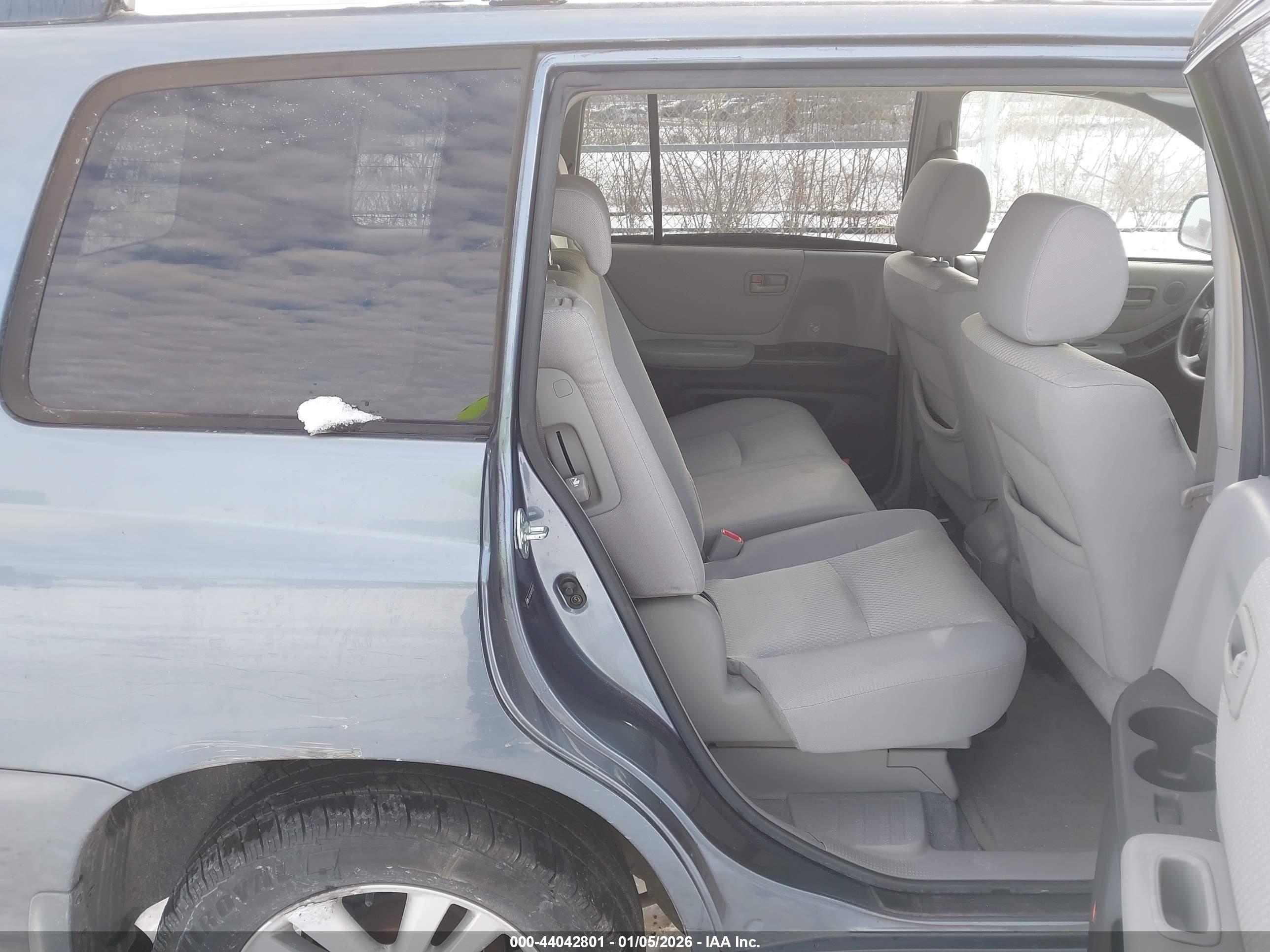 TOYOTA HIGHLANDER image 8